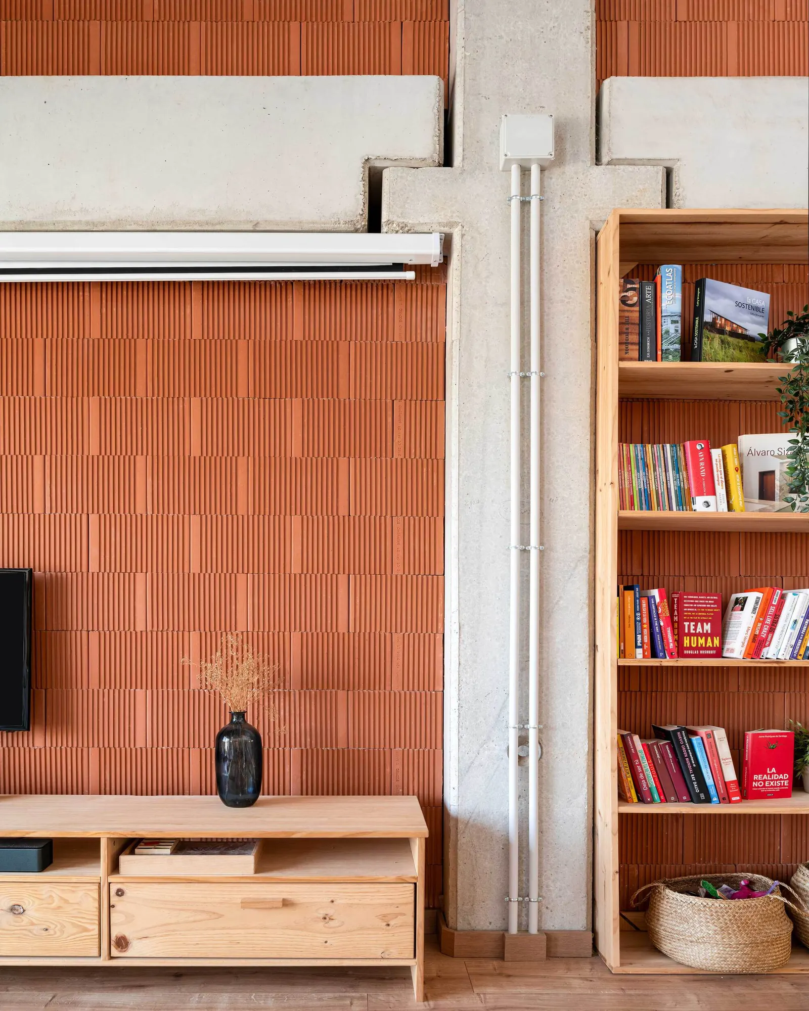 Arlo House / Luis Royon Barea и Andreu Arévalo Llàcer
