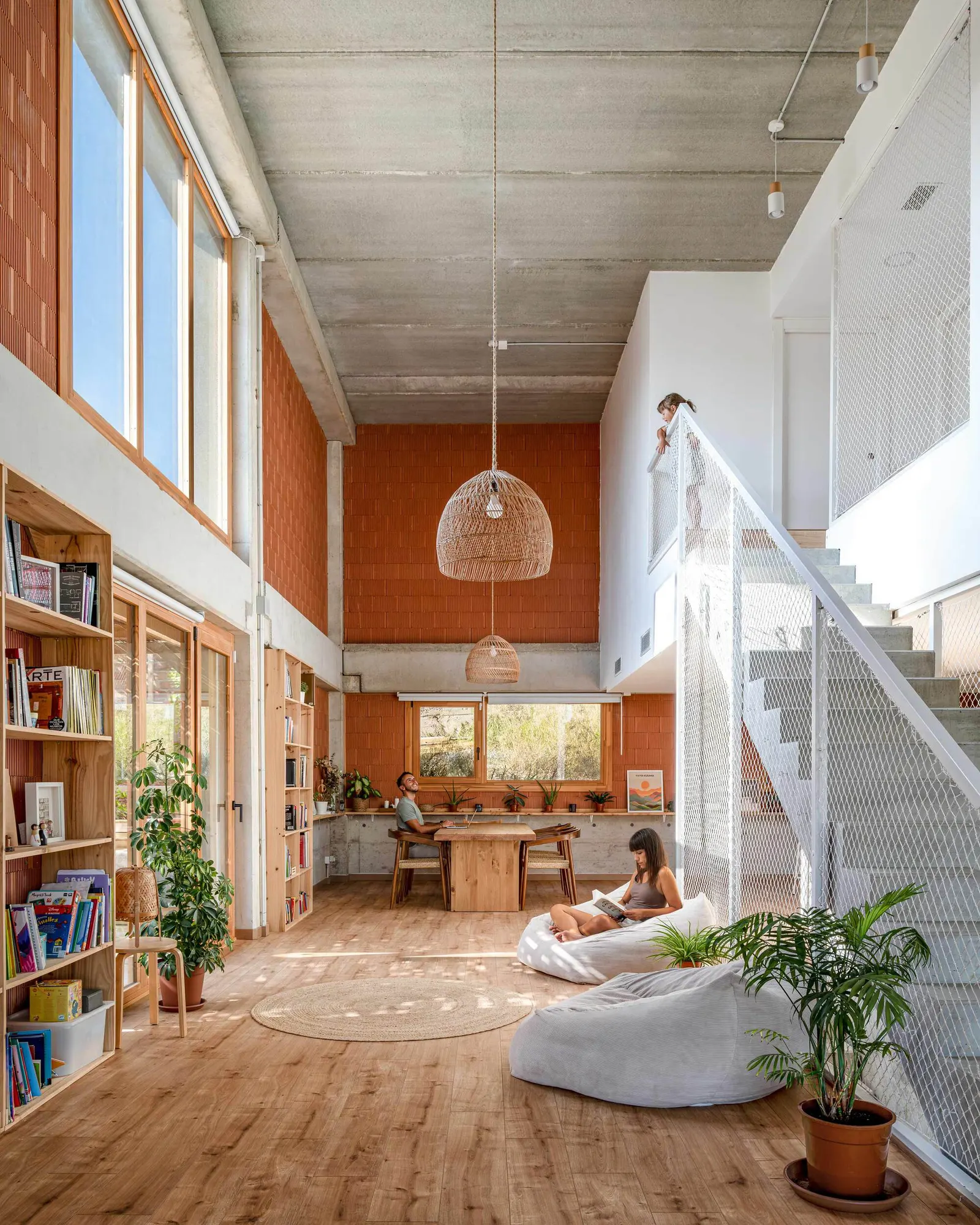 Arlo House / Luis Royon Barea и Andreu Arévalo Llàcer