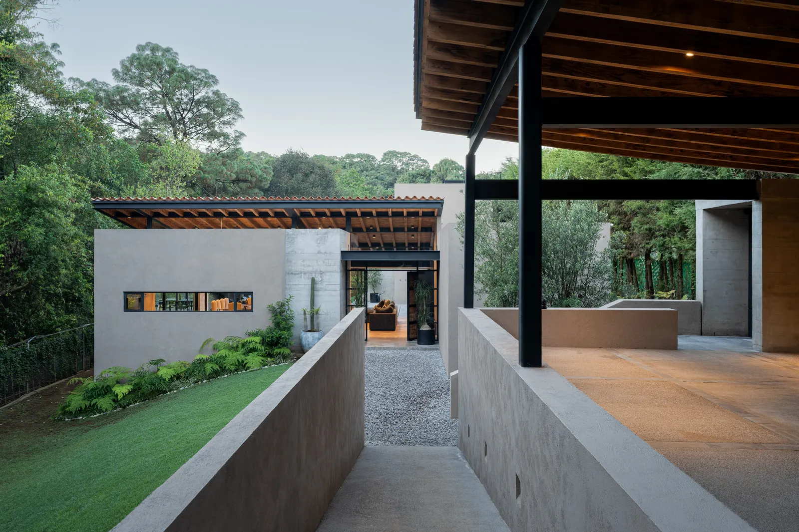 Casa Limoneros / Quaterna Arquitectos