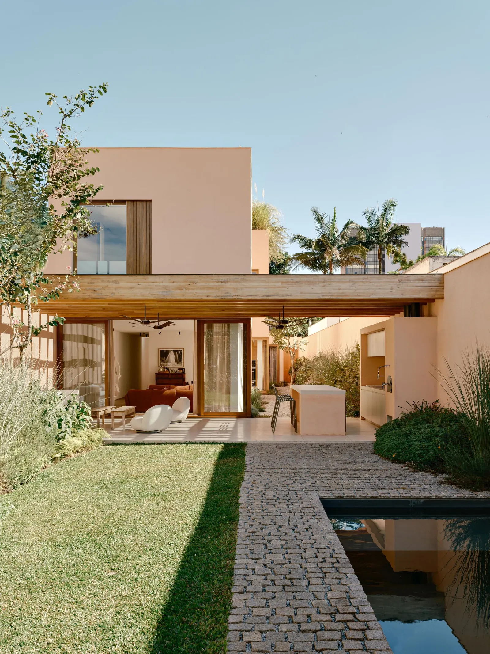 Praça House / Felipe Hess Arquitetos