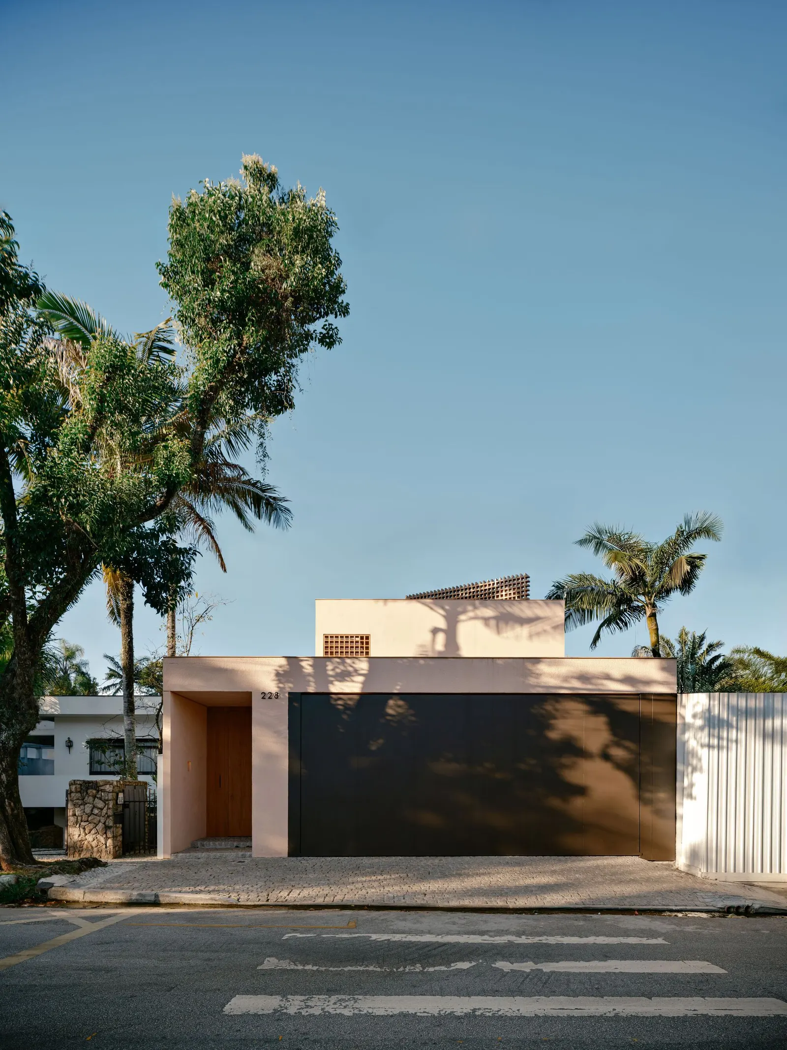 Praça House / Felipe Hess Arquitetos