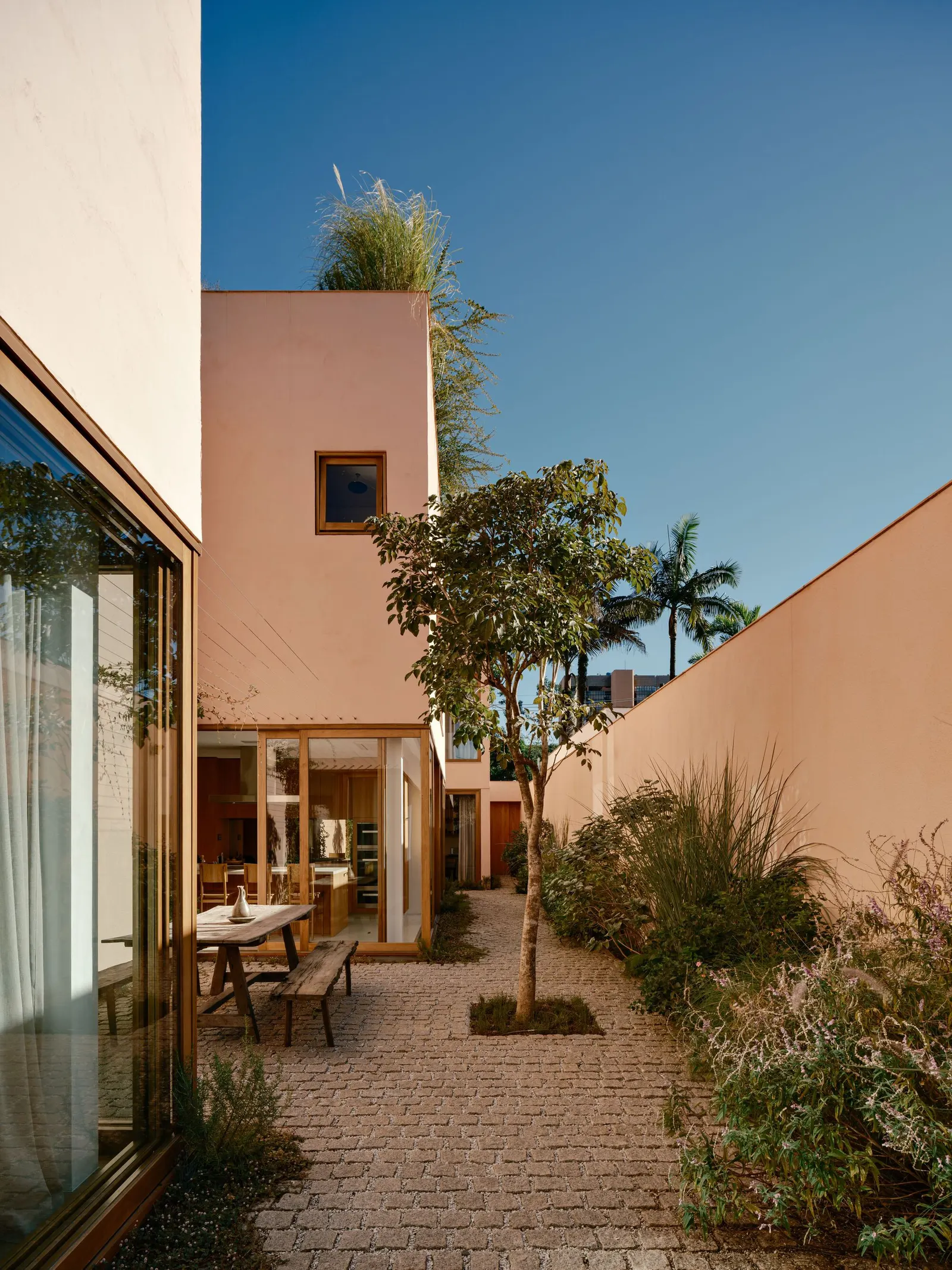 Praça House / Felipe Hess Arquitetos