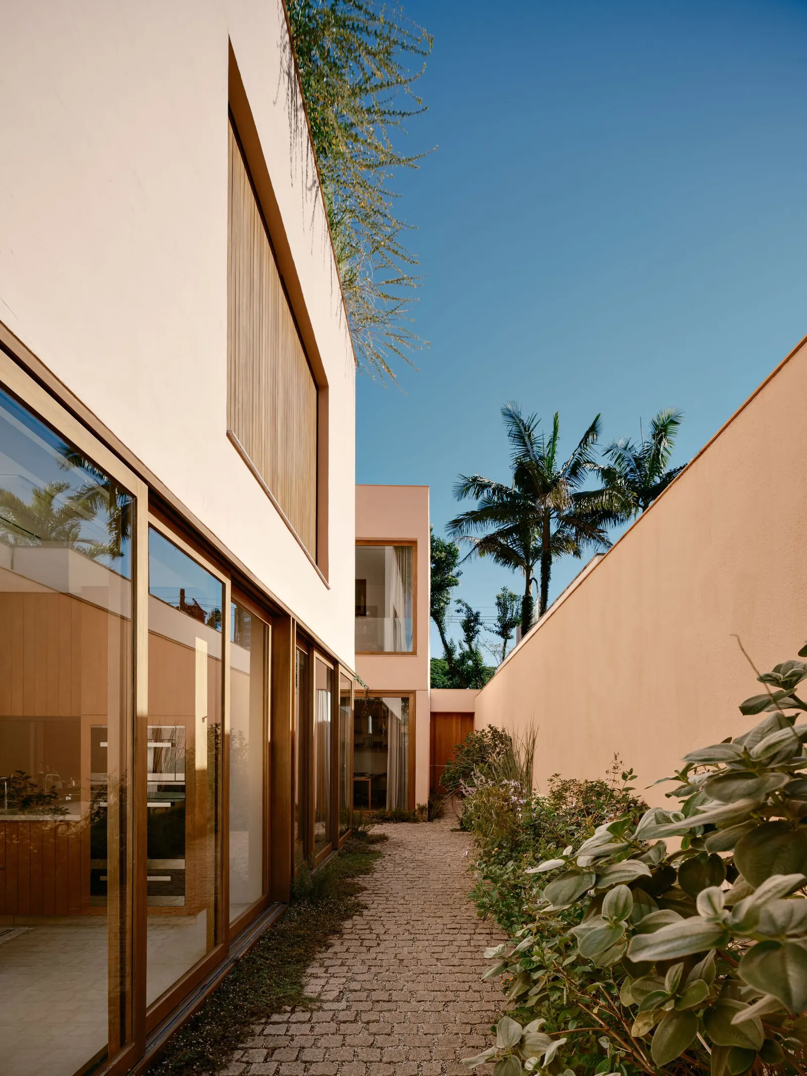Praça House / Felipe Hess Arquitetos