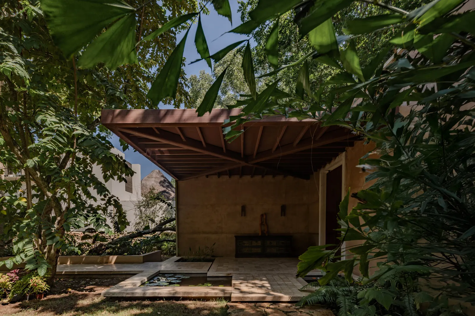 Sodzil House / Esencial Studio