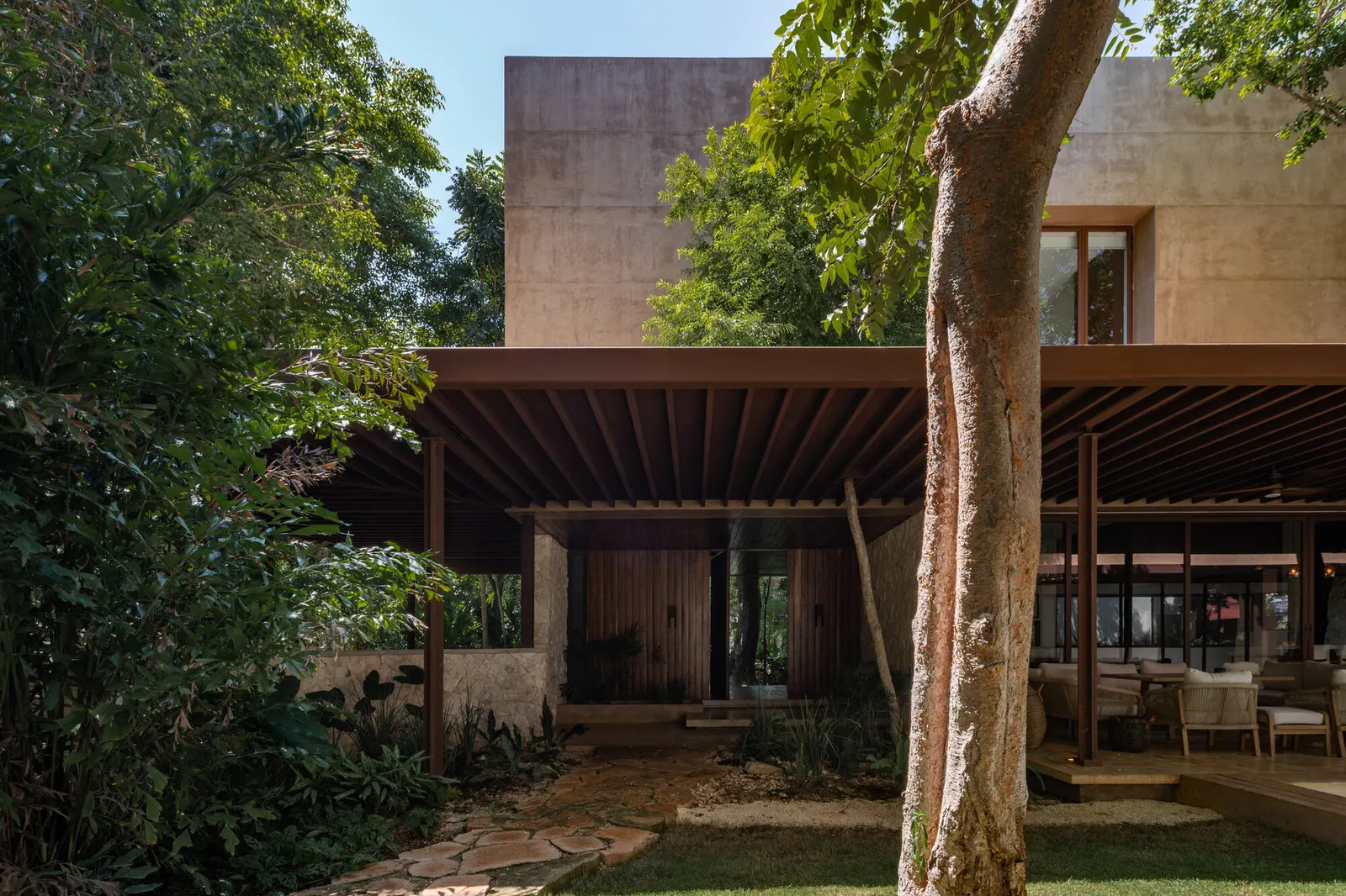 Sodzil House / Esencial Studio