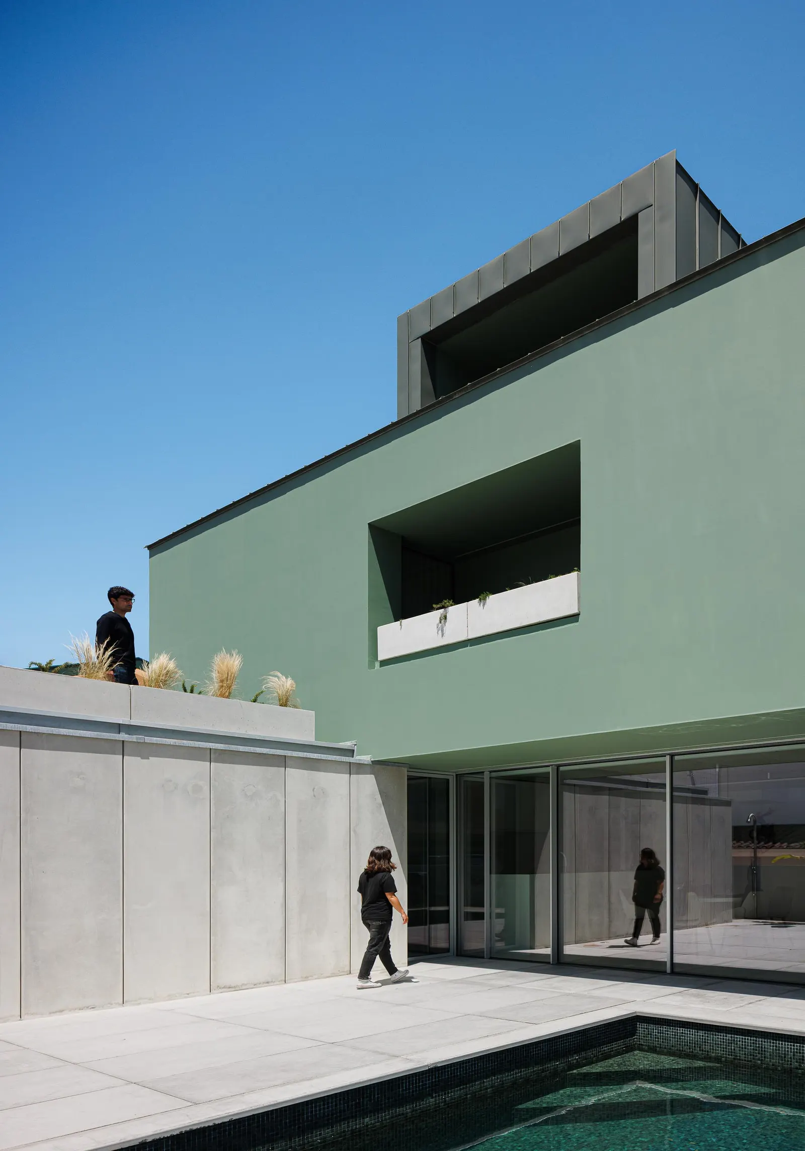 Green House / M2 Senos Arquitectos: дом в Costa Nova do Prado среди «palheiros»