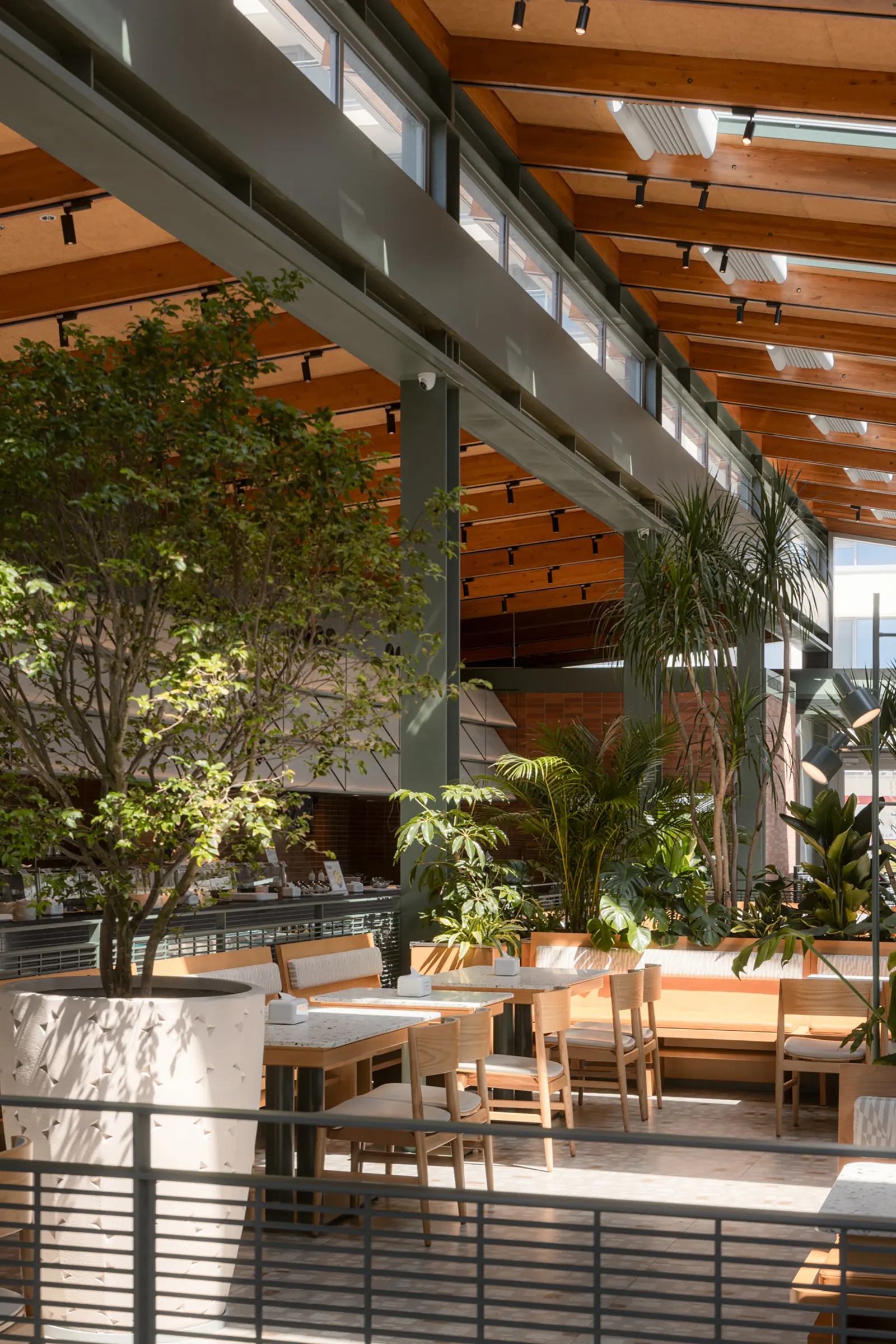 Community Canteen No. 11 в Aranya Qinhuangdao: общественное пространство на краю городской ткани