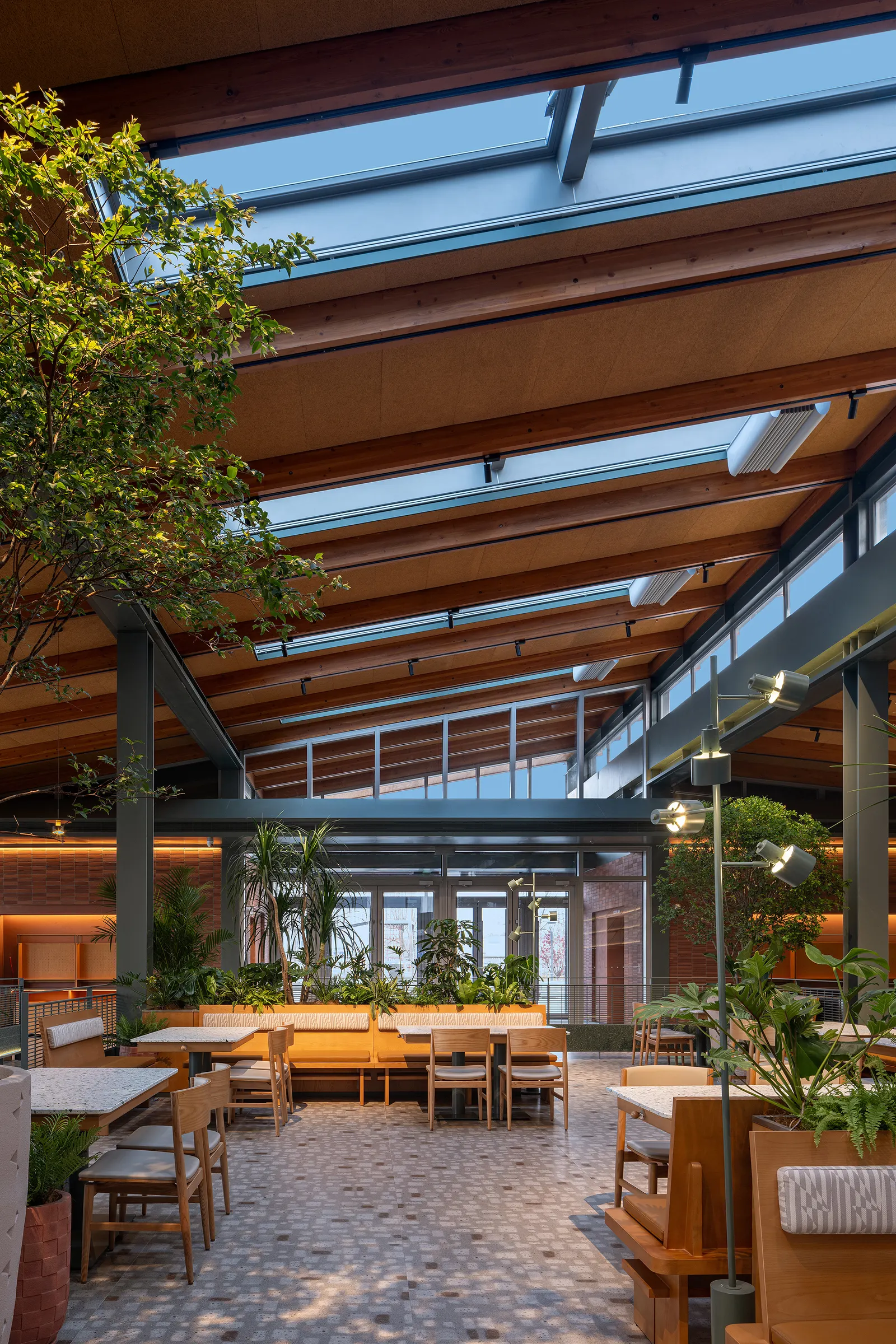 Community Canteen No. 11 в Aranya Qinhuangdao: общественное пространство на краю городской ткани