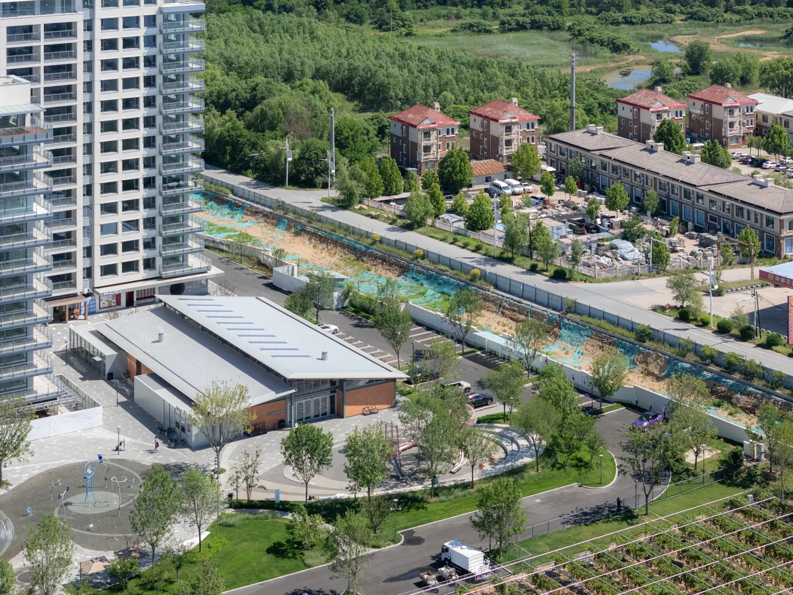 Community Canteen No. 11 в Aranya Qinhuangdao: общественное пространство на краю городской ткани