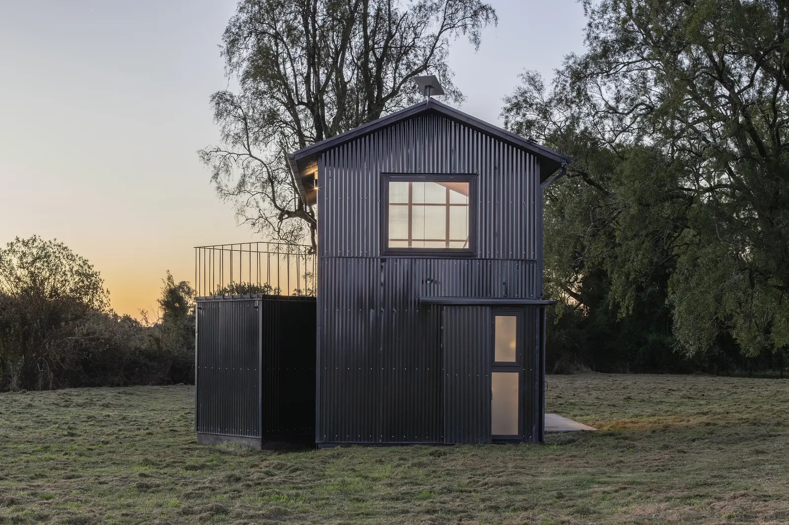 Atalaya House / Refugio Outdoor