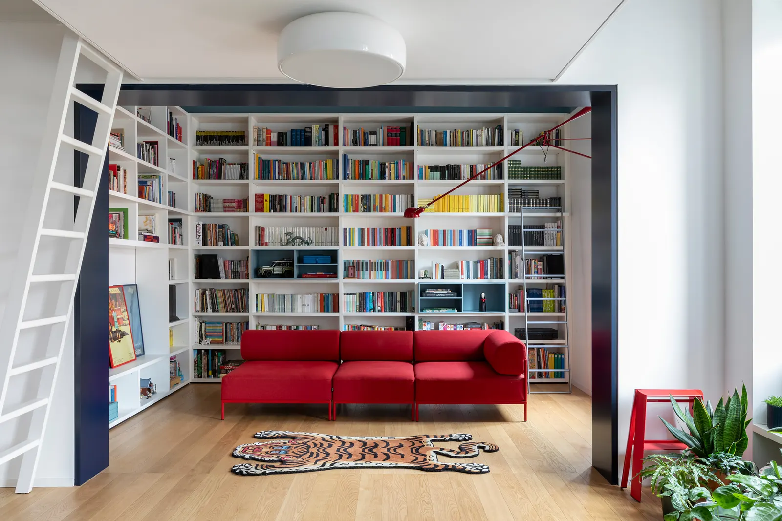A12 Apartment / DKA — обновление исторической квартиры в Риме