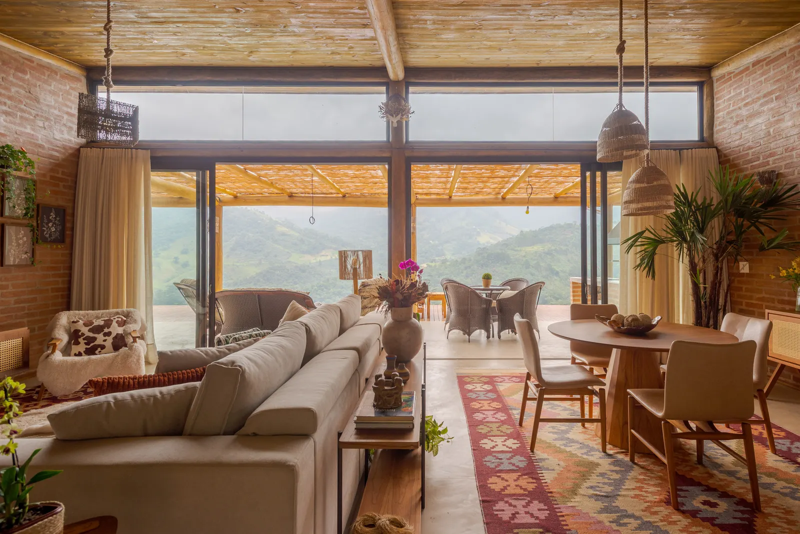 Дом C.E. / Dall'Ovo Magalhães Arquitetura