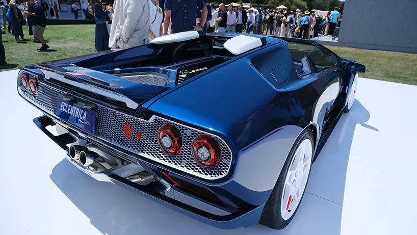 Eccentrica представила V12 Roadster: открытый рестомод на базе Lamborghini Diablo