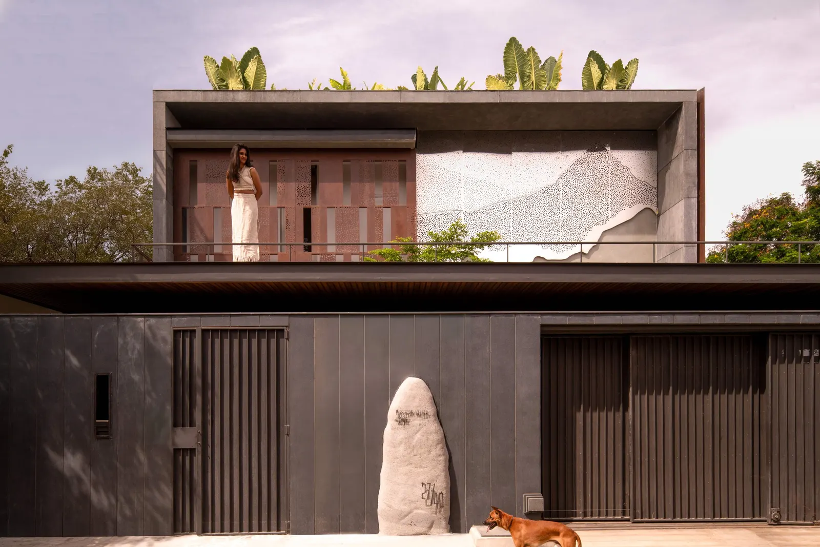 Western Valley House / STO.M.P