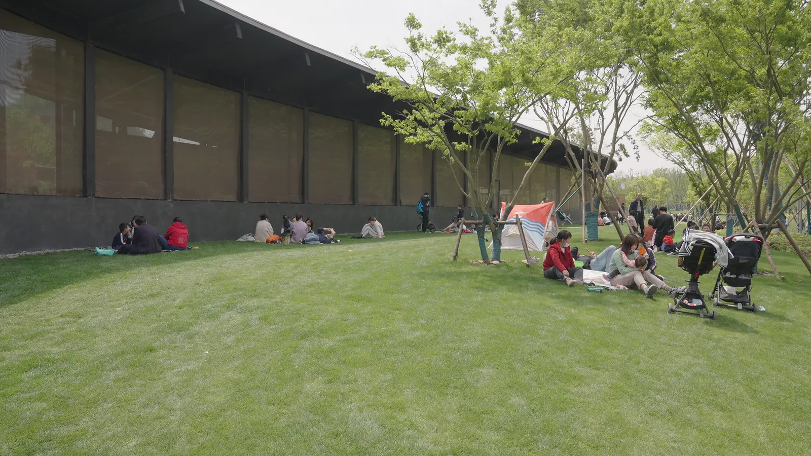 Floral Pavilion / genarchitects