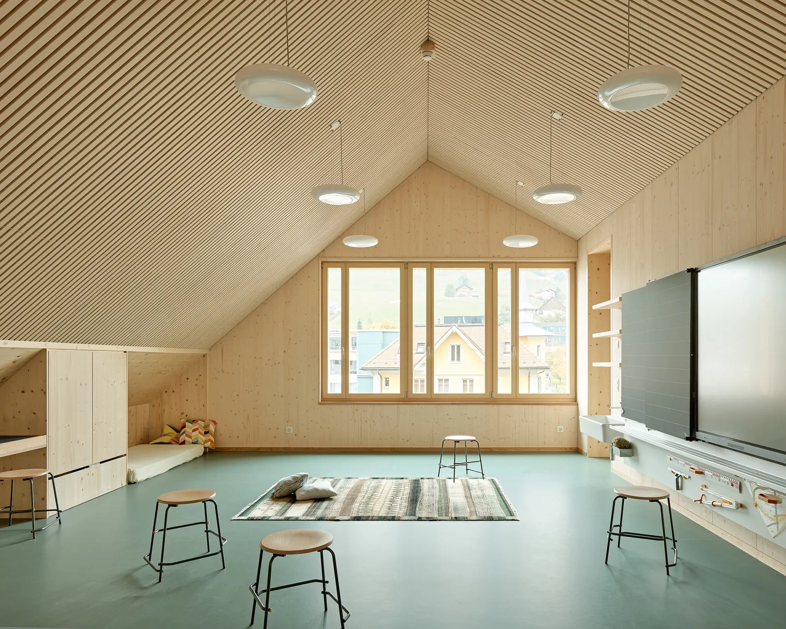 Bossard School / Gut Deubelbeiss Nill Architekten