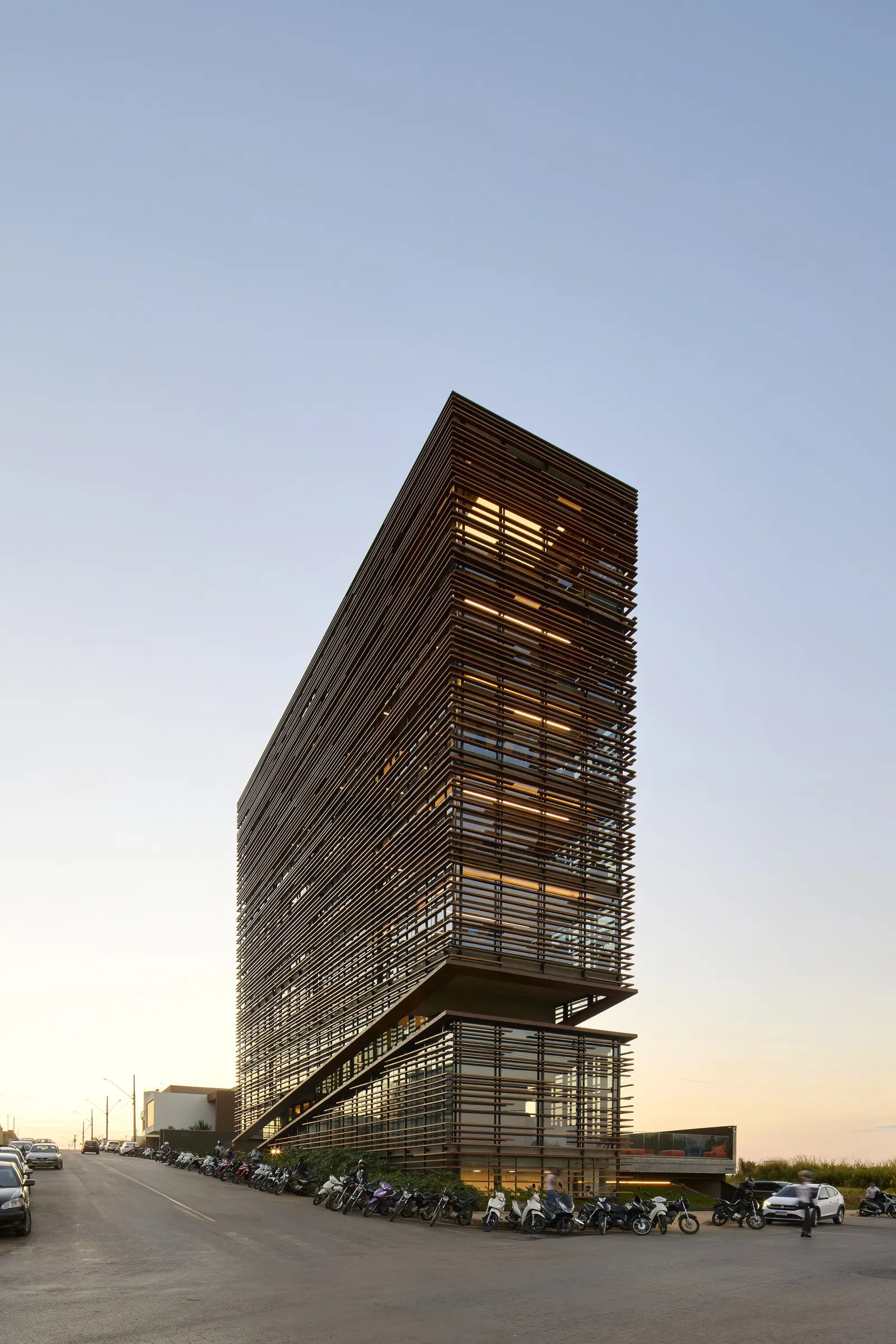 Штаб-квартира Patrimonium в Лагоа-да-Прата / Gustavo Penna Arquiteto e Associados