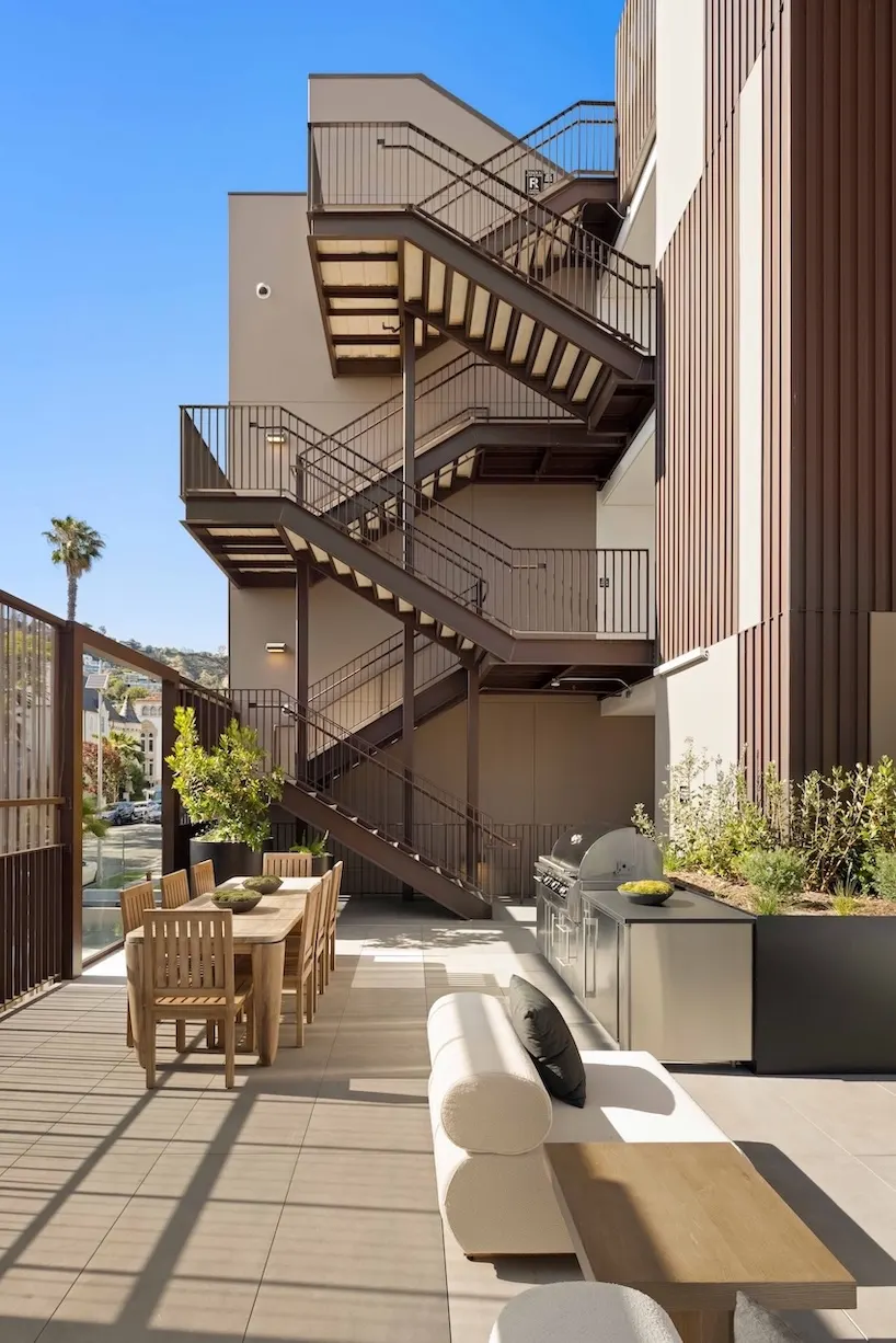 Harper Avenue Apartments: SPF:architects uses bronze corrugated metal to reshape multifamily housing в West Hollywood