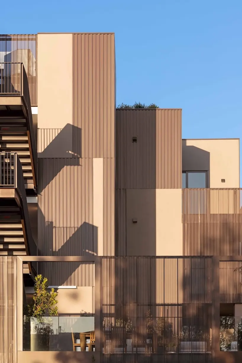 Harper Avenue Apartments: SPF:architects uses bronze corrugated metal to reshape multifamily housing в West Hollywood