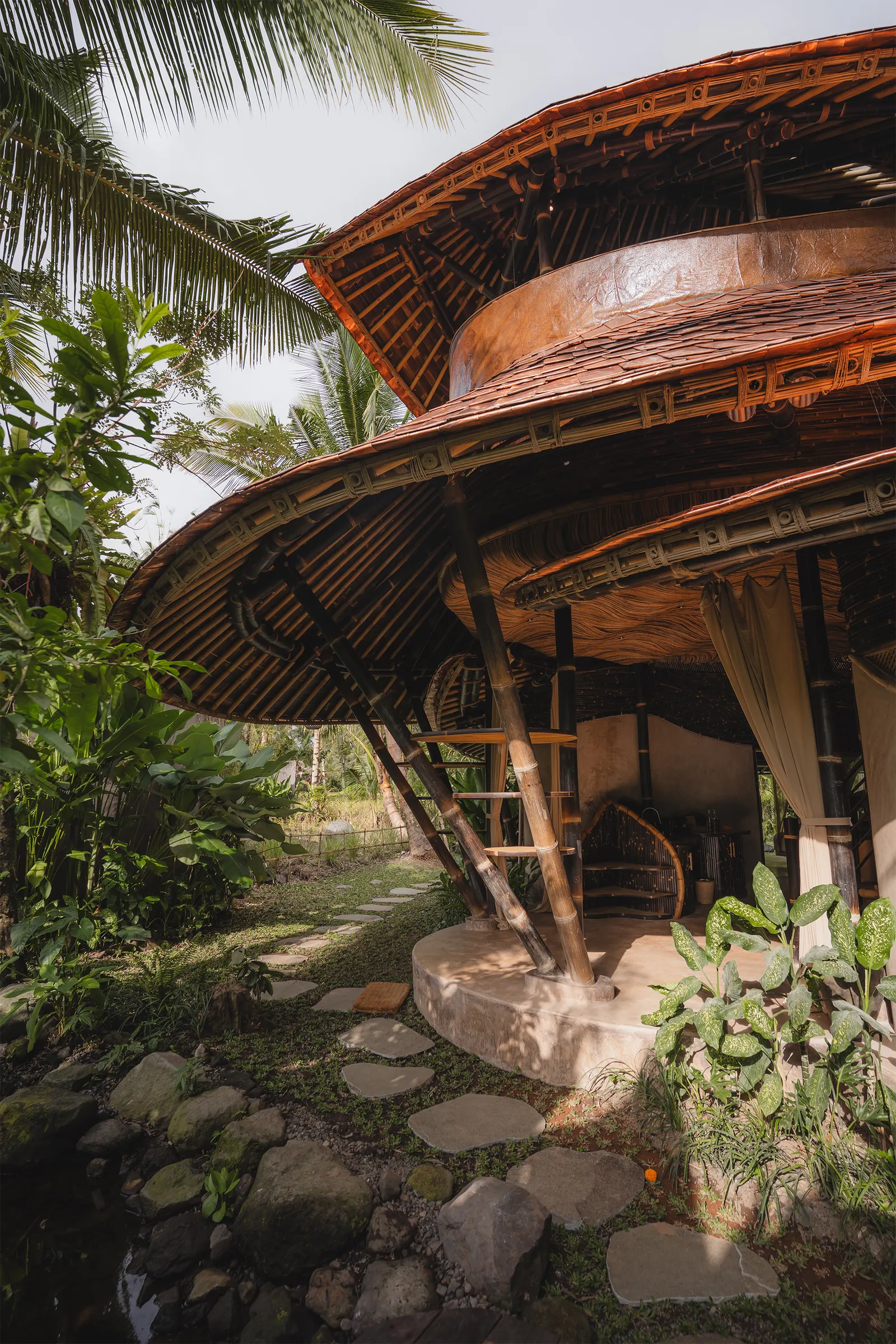 Hideout Leaf Villa / Pablo Luna Studio