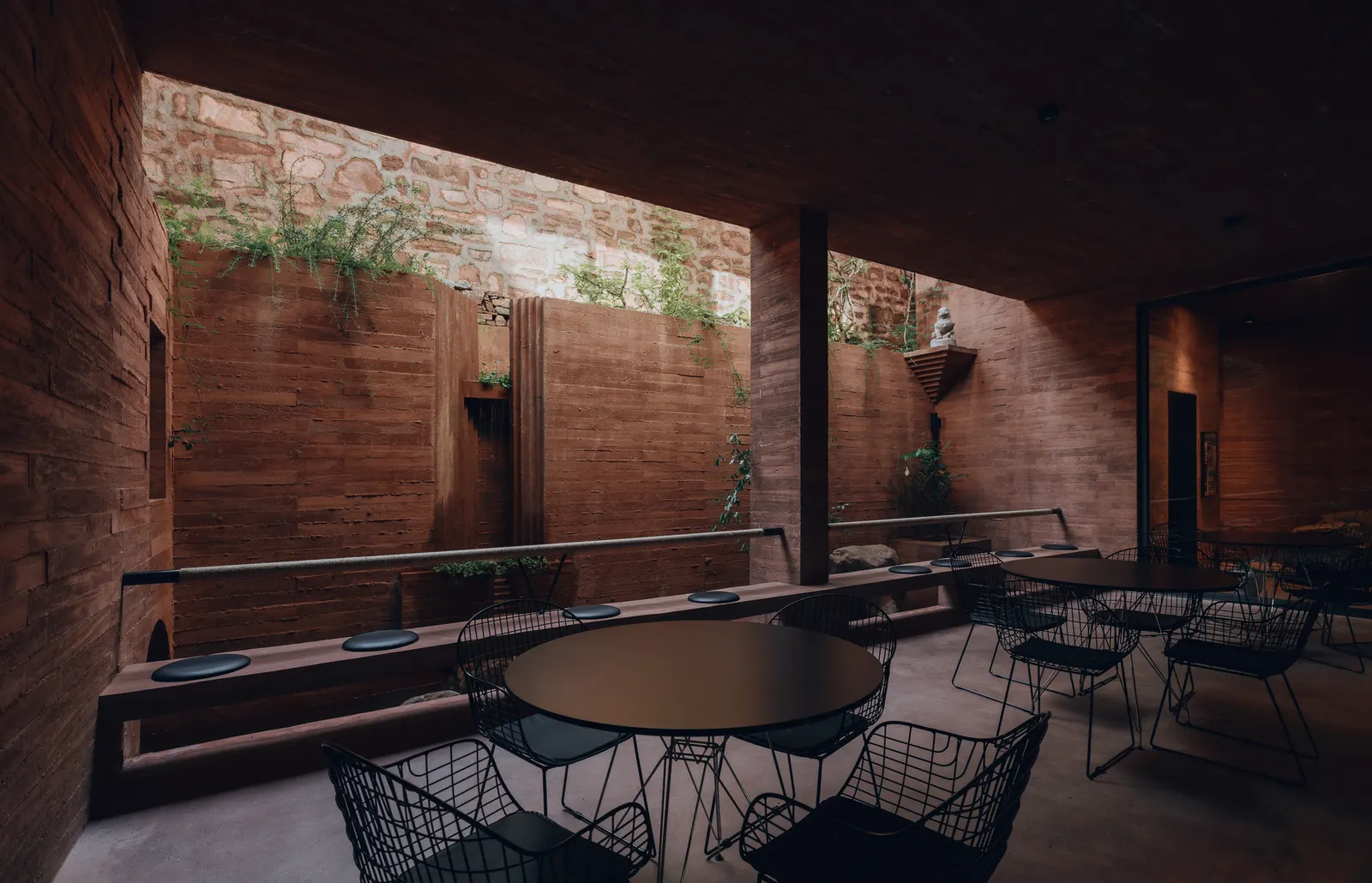 House WoQuanShanFang / Yinyuan Studio