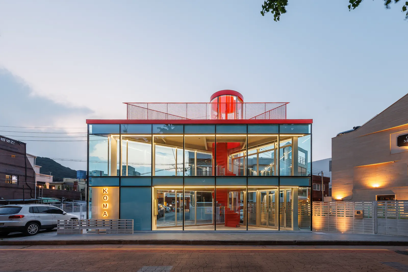 Koma Commercial Facility / U.GA Architects