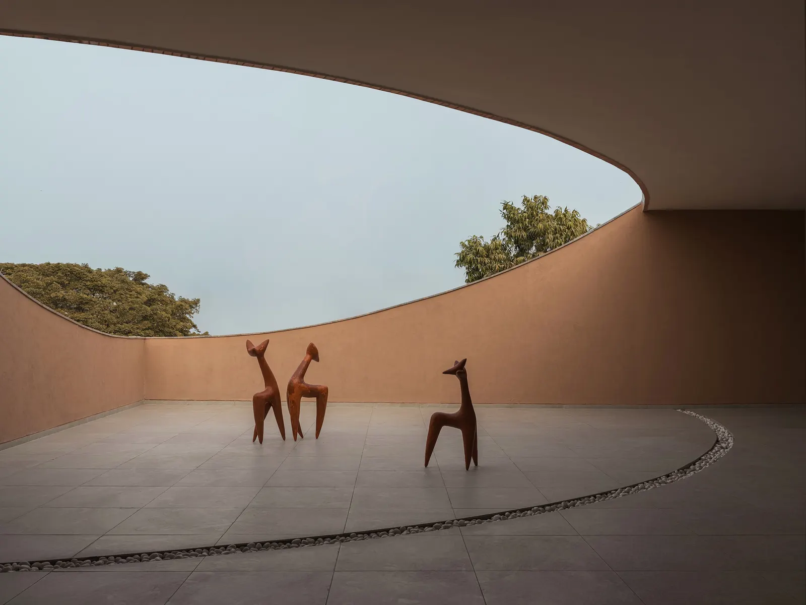 LJ House / Studio Saransh + IKSOI