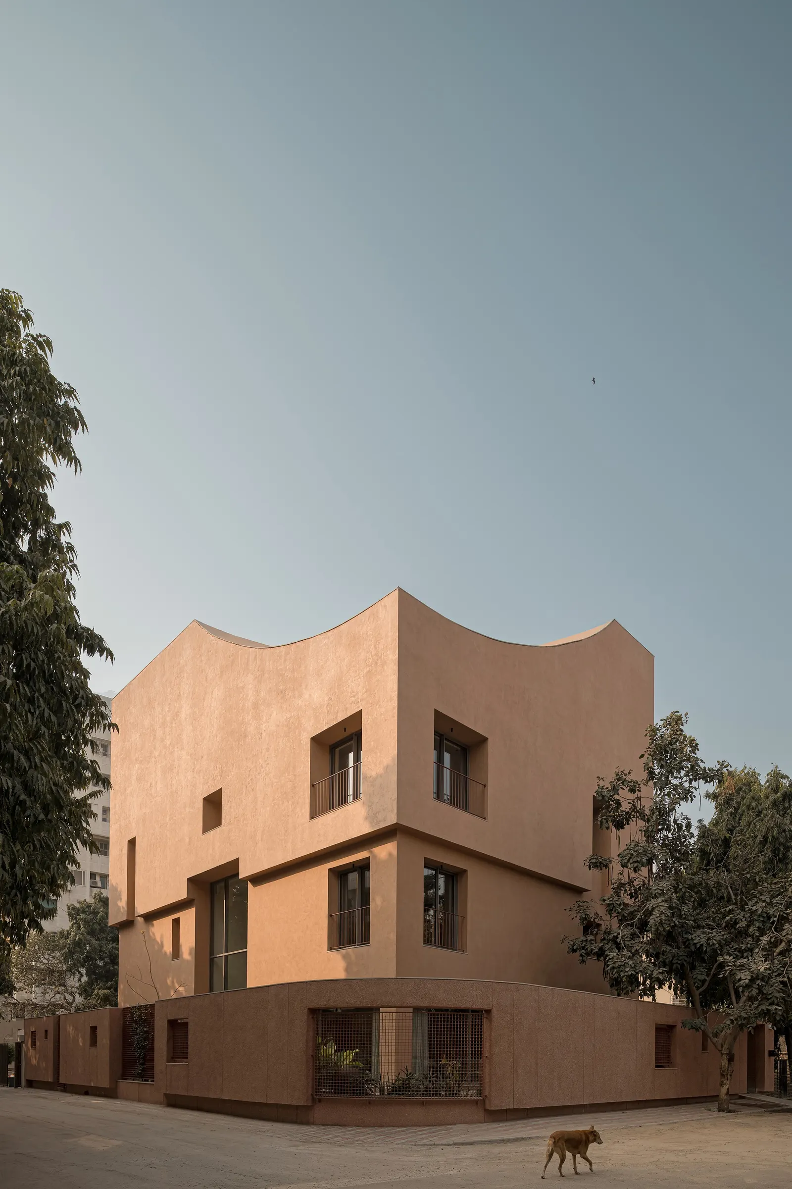 LJ House / Studio Saransh + IKSOI