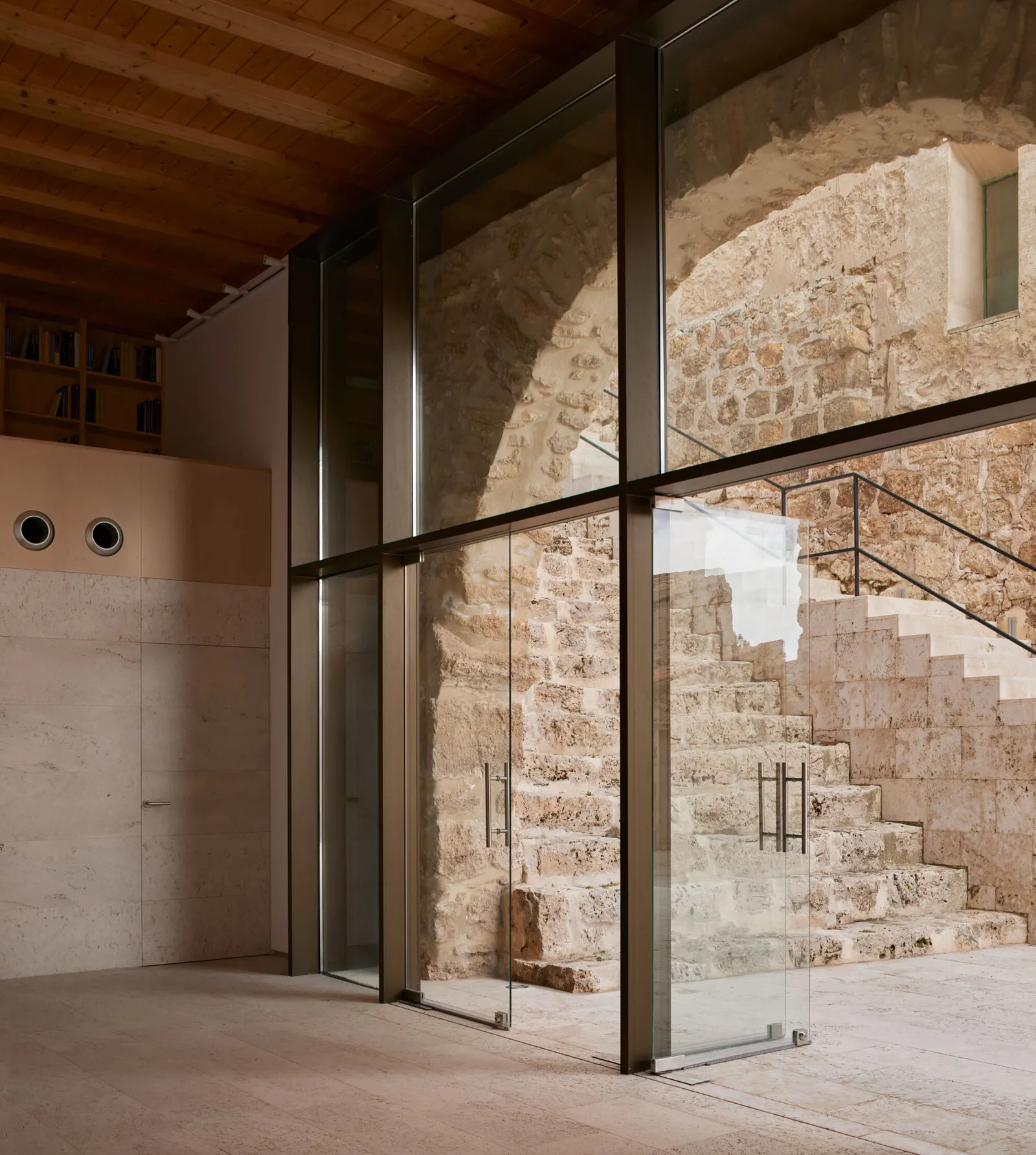 Реконструкция здания Орриосской Лонхи / Oscar Escuder Arquitectura