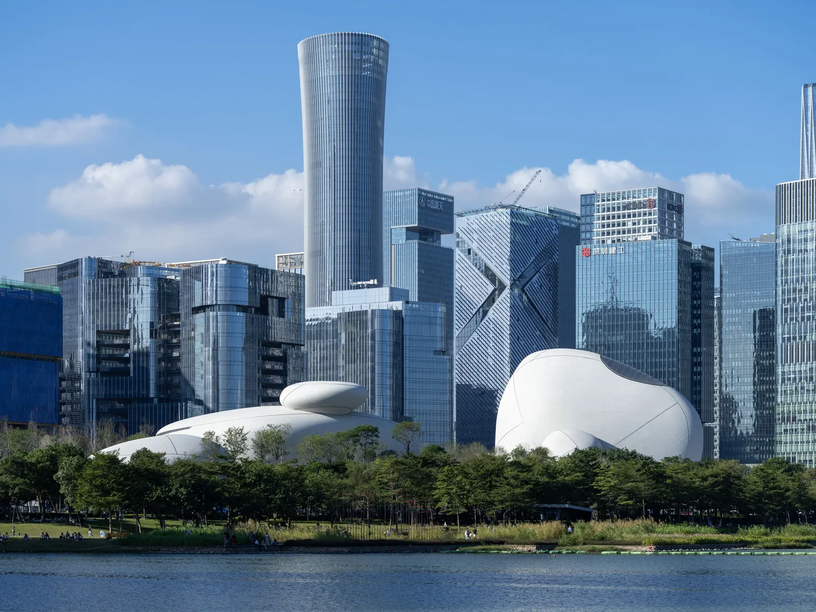 MAD завершила Shenzhen Bay Culture Square: дизайн-музей и общественный парк у побережья Шэньчжэня