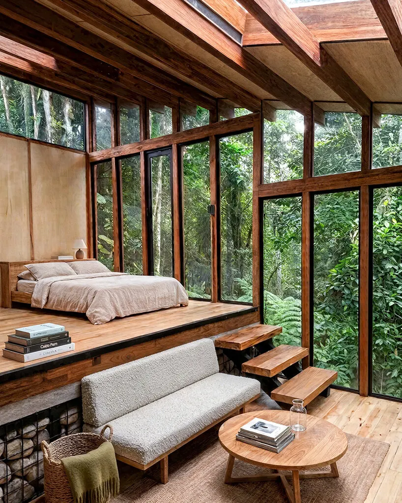 Chocó Pambil Refuge: деревянный приют Minqa Atelier на крутом склоне в эквадорском лесу Chocó