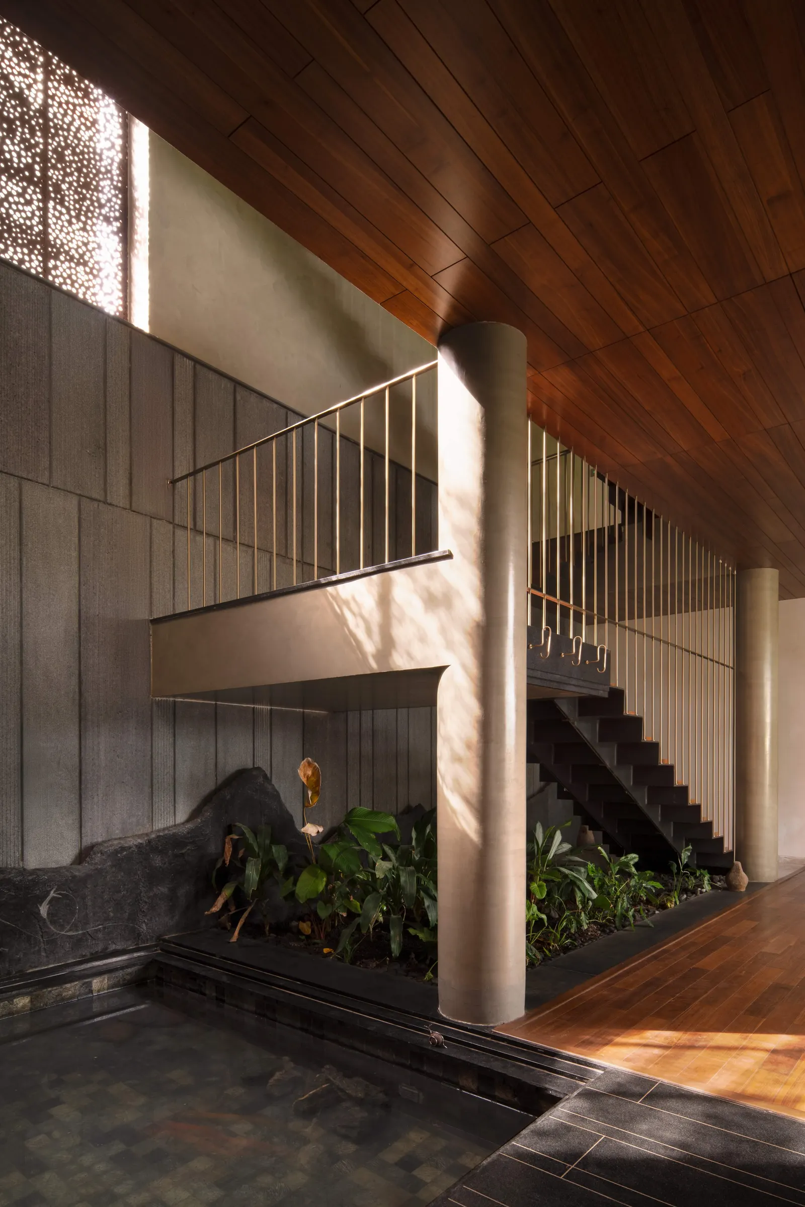 Western Valley House / STO.M.P