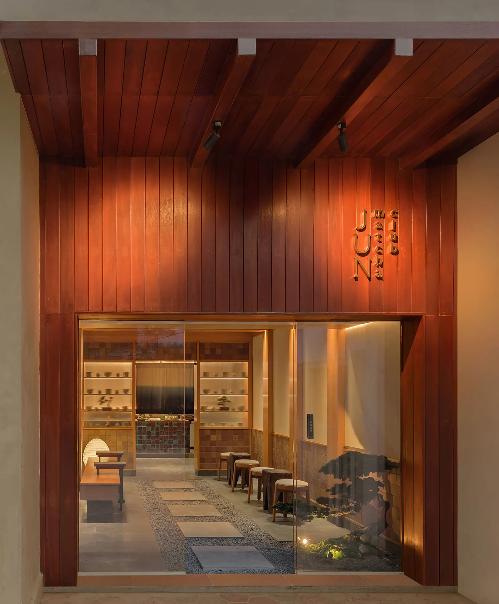Jun Matcha Club Cafe / Matter of Something — кафе в бывшем гараже в Южной Джакарте