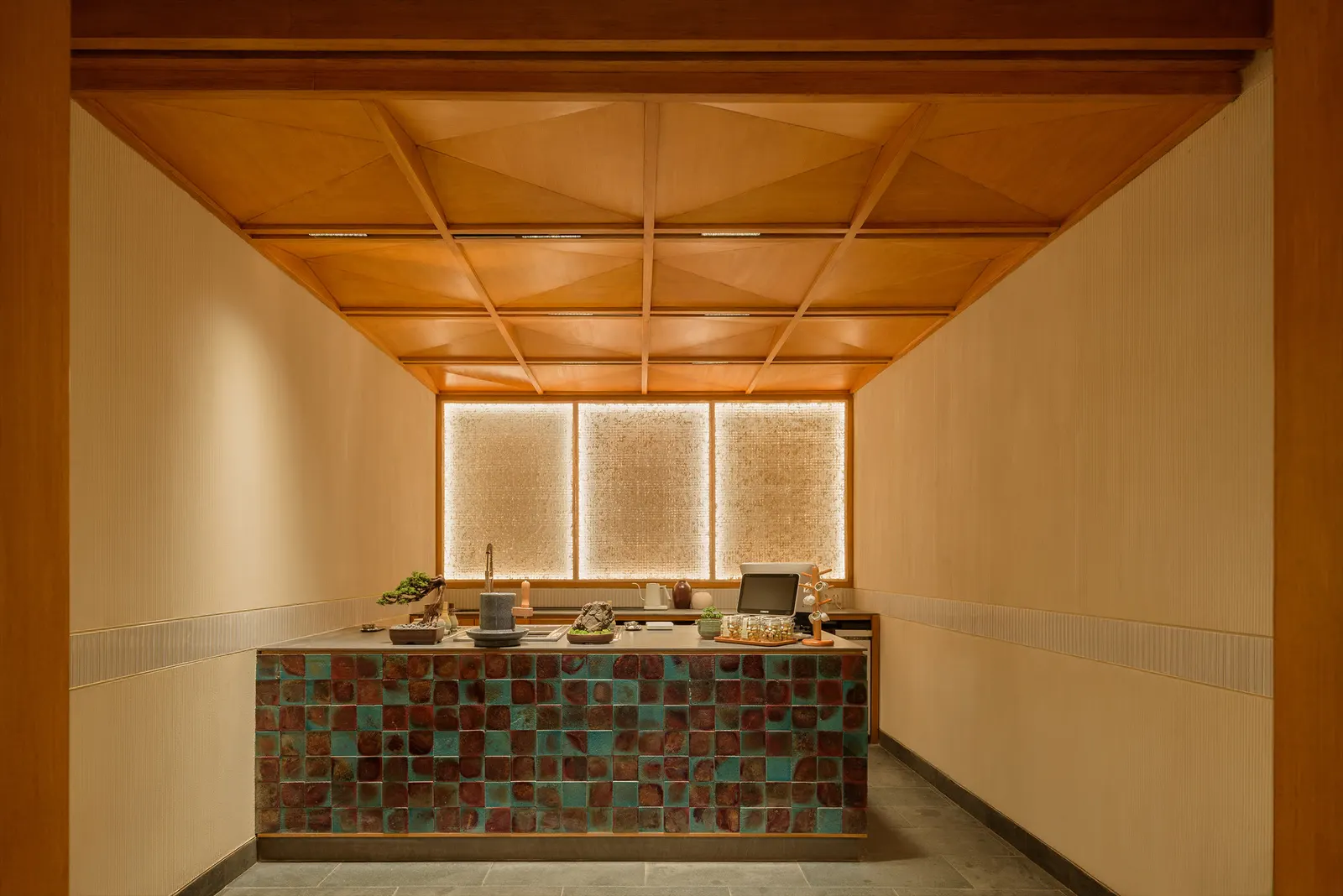 Jun Matcha Club Cafe / Matter of Something — кафе в бывшем гараже в Южной Джакарте