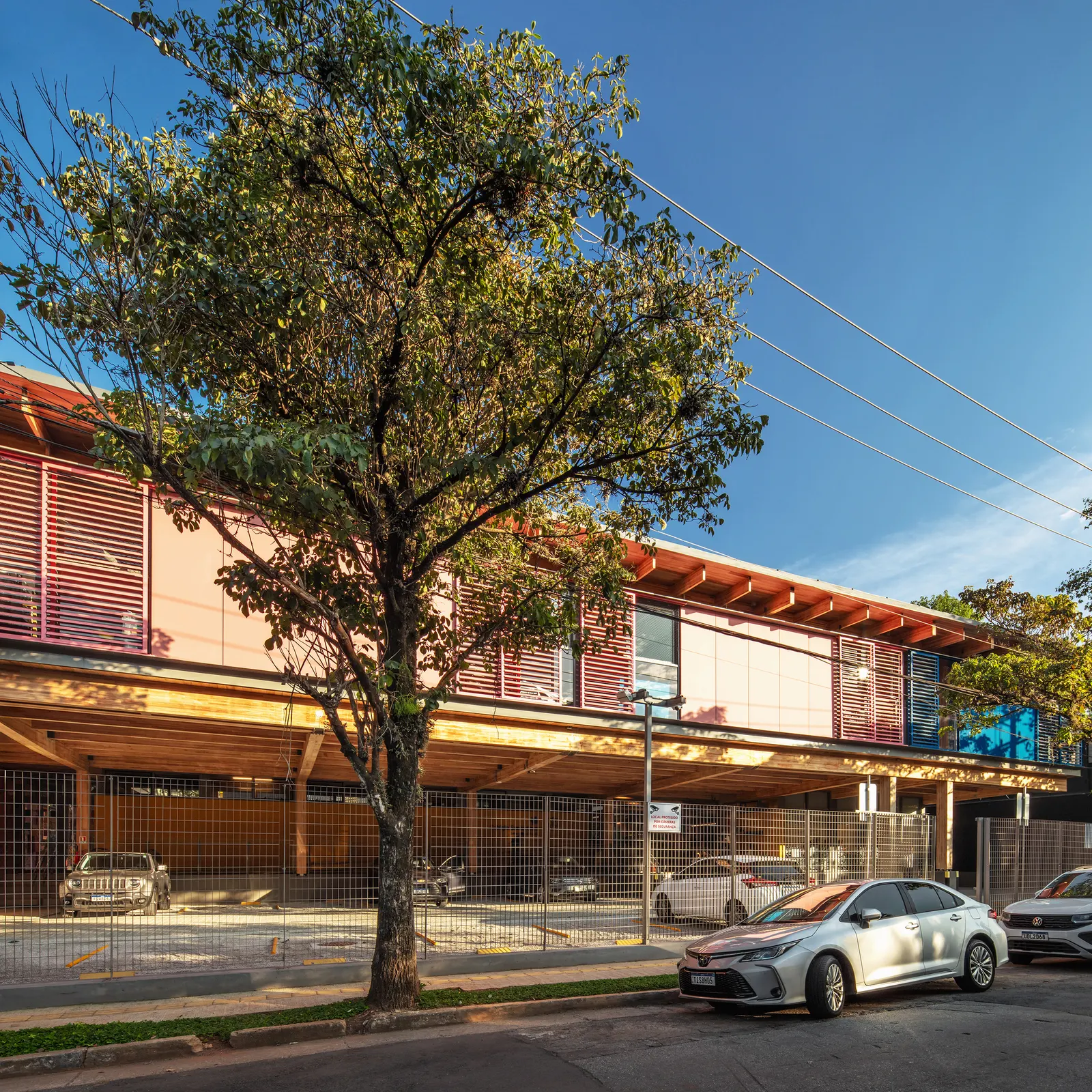 Детский сад Colégio Santa Cruz в Сан-Паулу: проект Andrade Morettin Arquitetos Associados