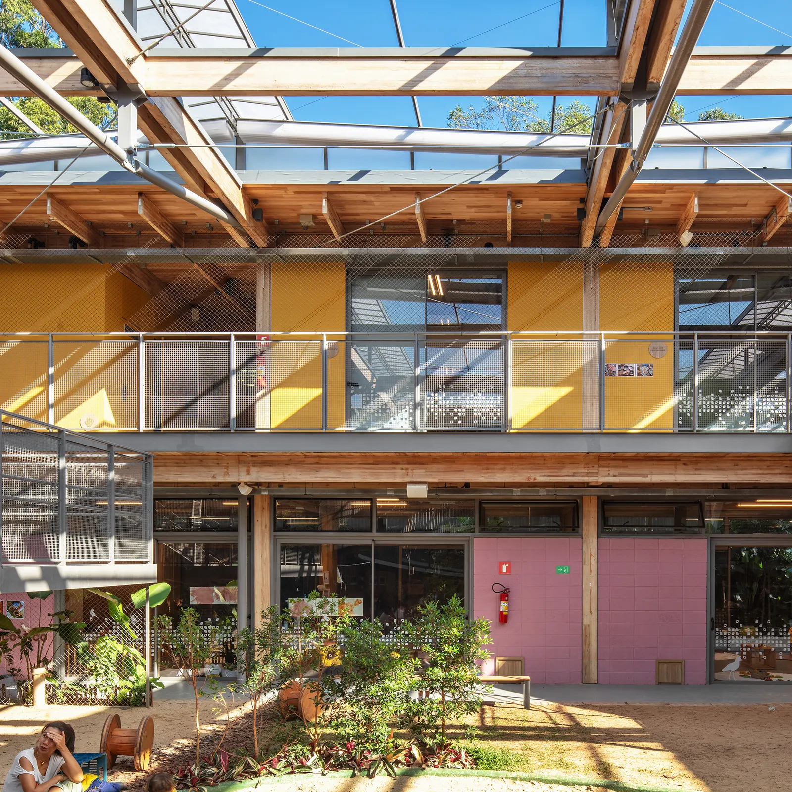Детский сад Colégio Santa Cruz в Сан-Паулу: проект Andrade Morettin Arquitetos Associados