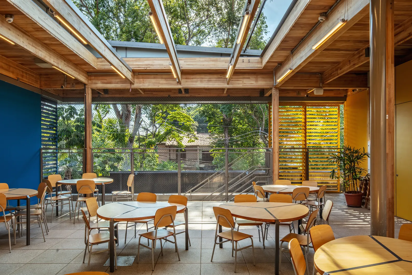 Детский сад Colégio Santa Cruz в Сан-Паулу: проект Andrade Morettin Arquitetos Associados