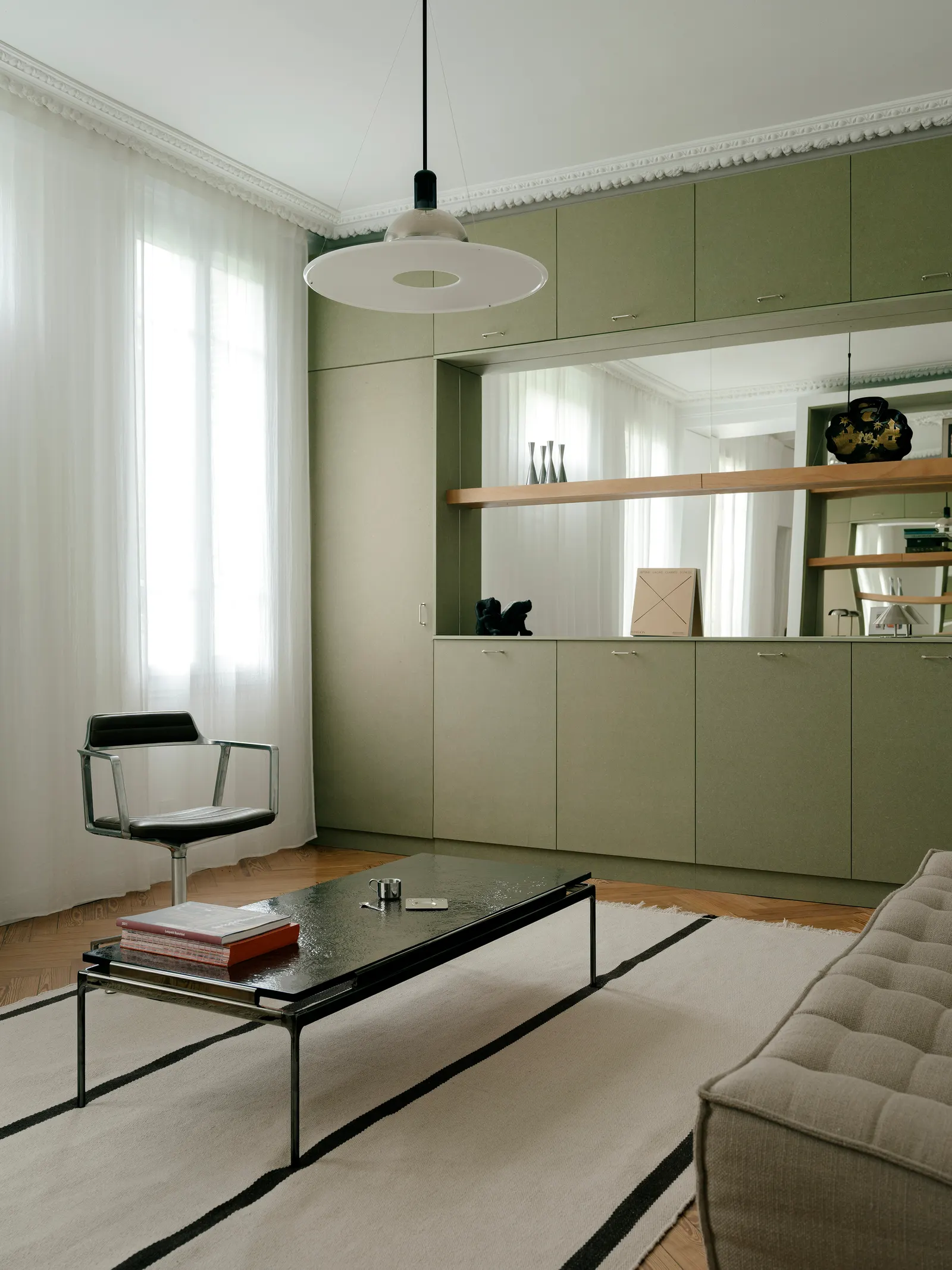 Lecomte Apartment / Atelier Orzan