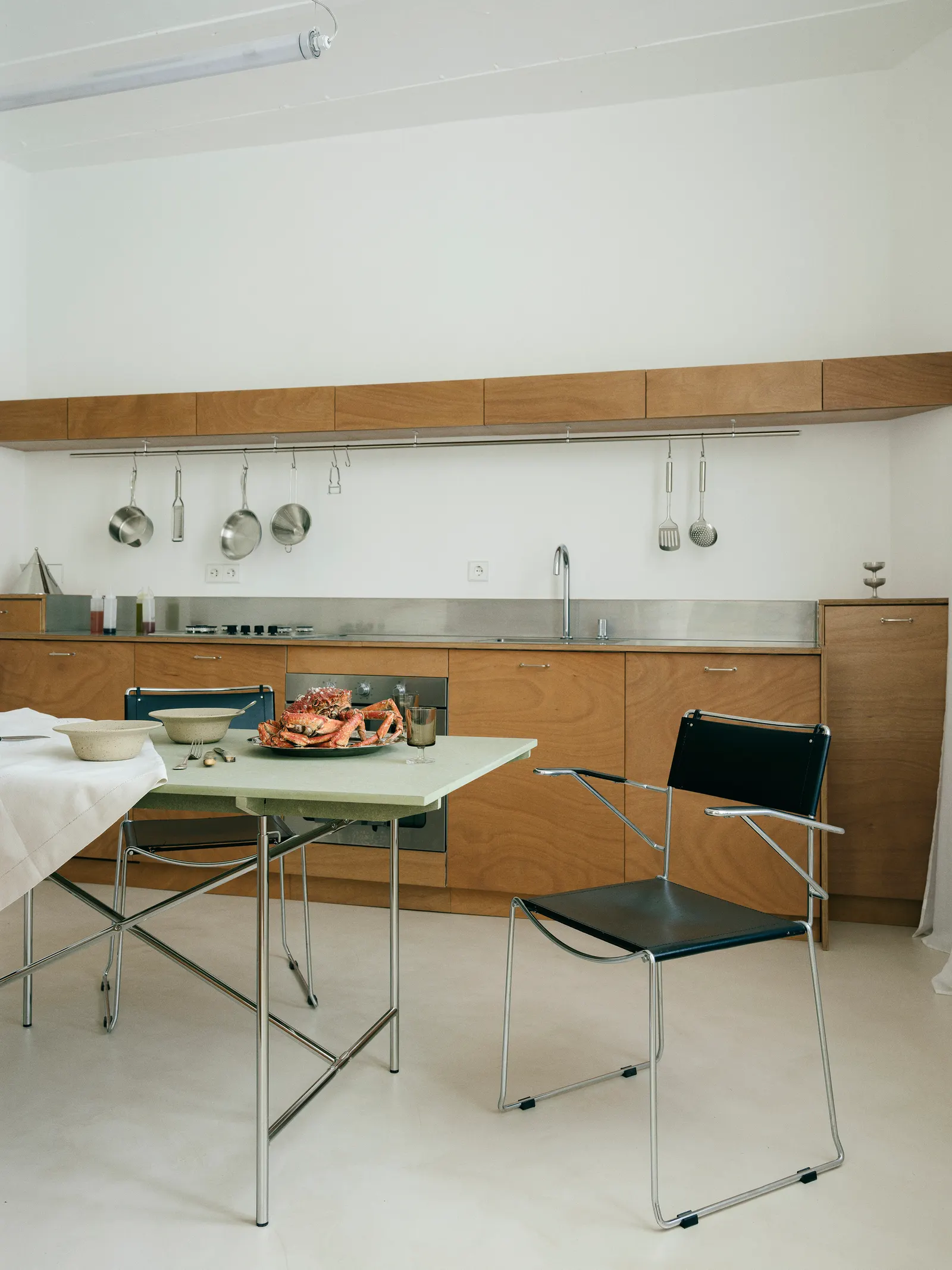 Lecomte Apartment / Atelier Orzan