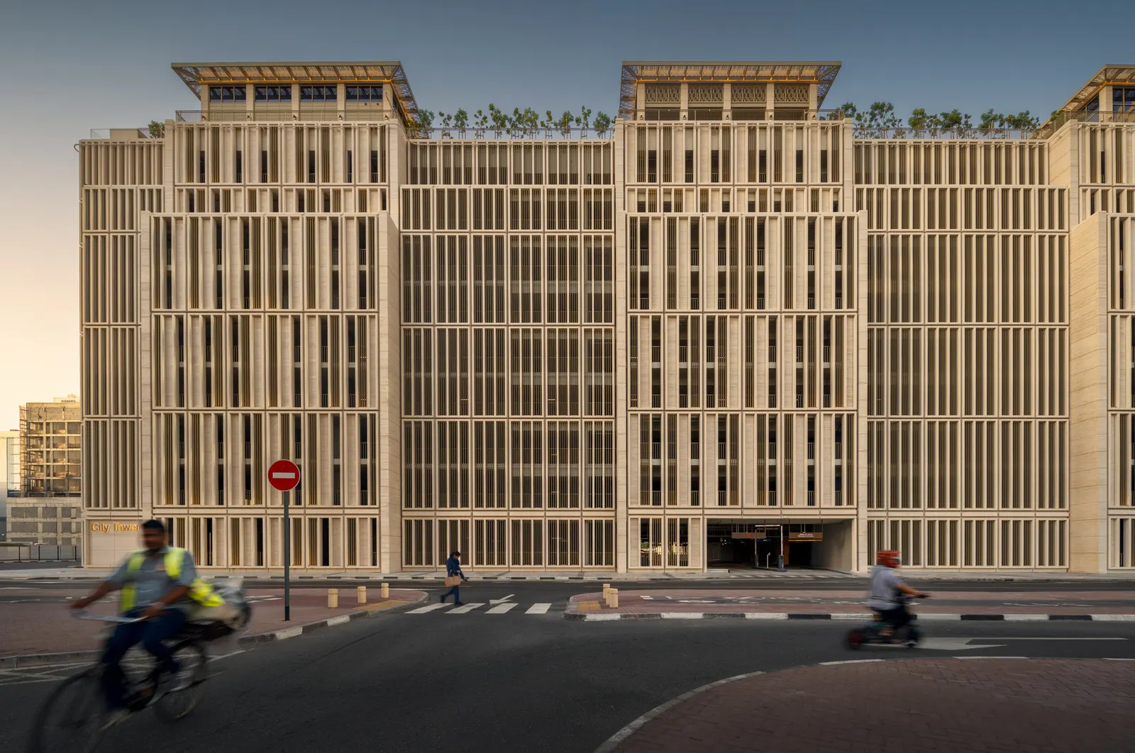 City Tower One в Дубае: небоскрёб Pelli Clarke & Partners в объективе Ахмада Альнаджи