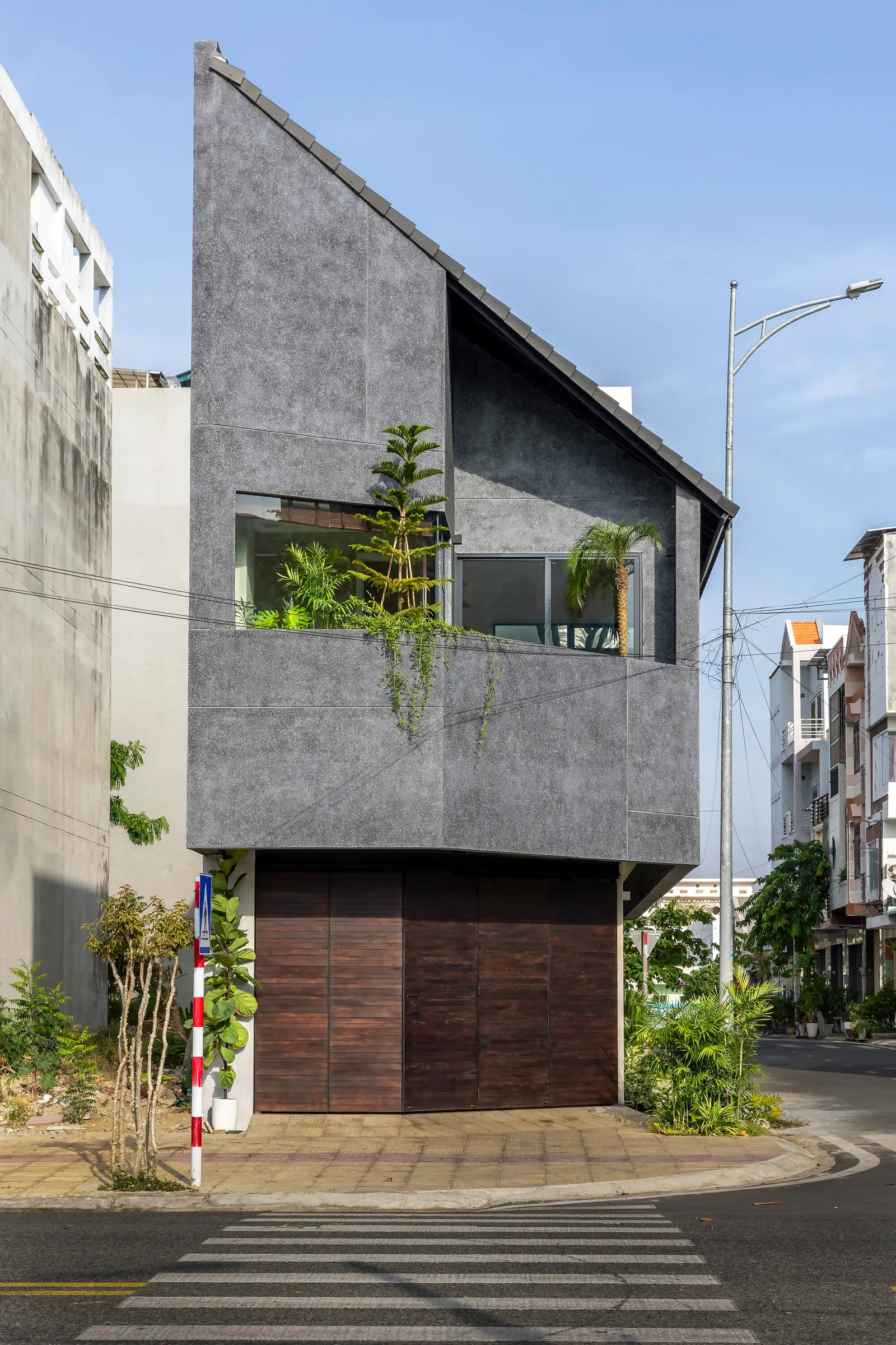 The Inner Court House / Plus Idea Studio
