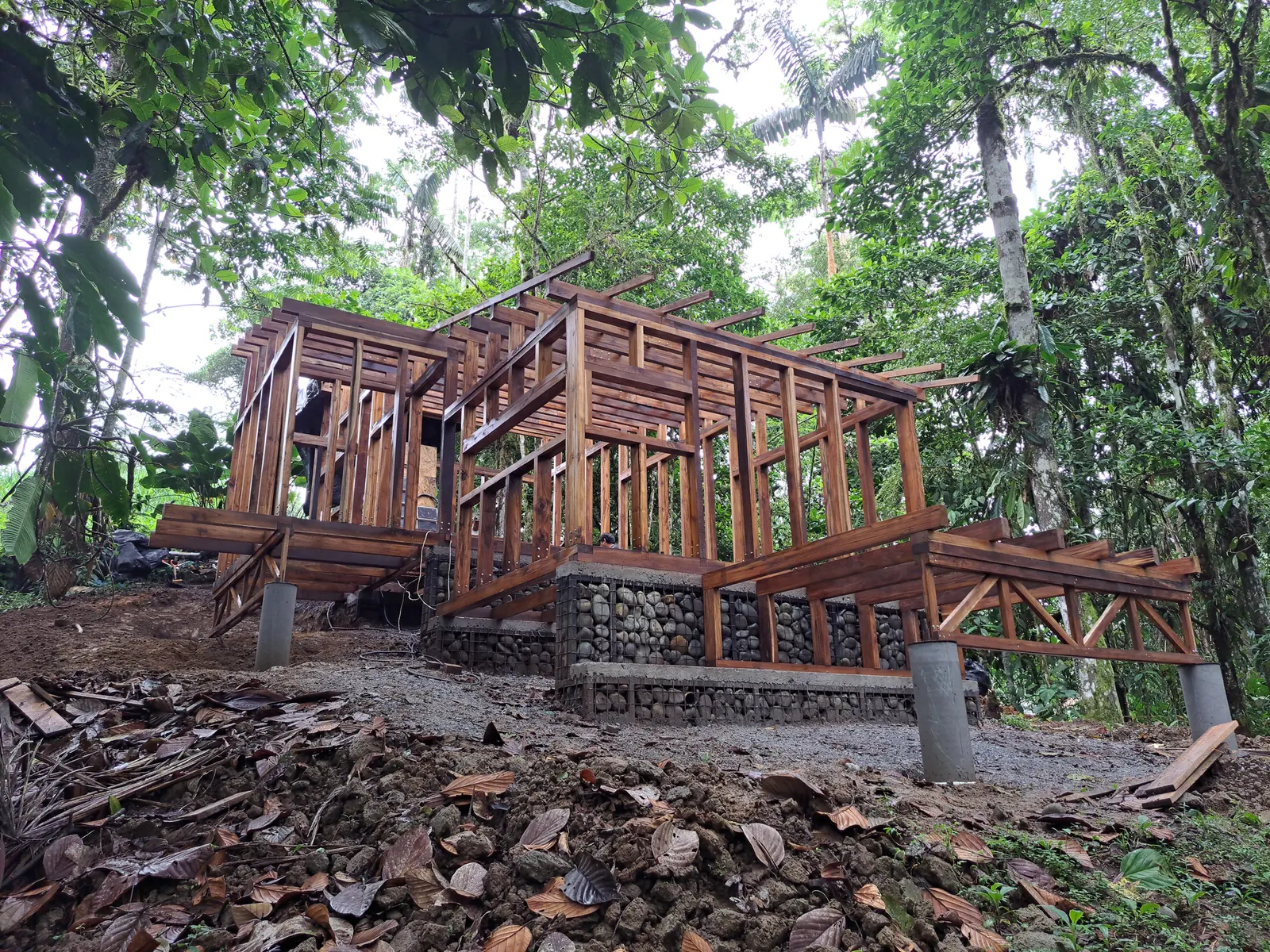 Chocó Pambil Refuge / Minqa Atelier