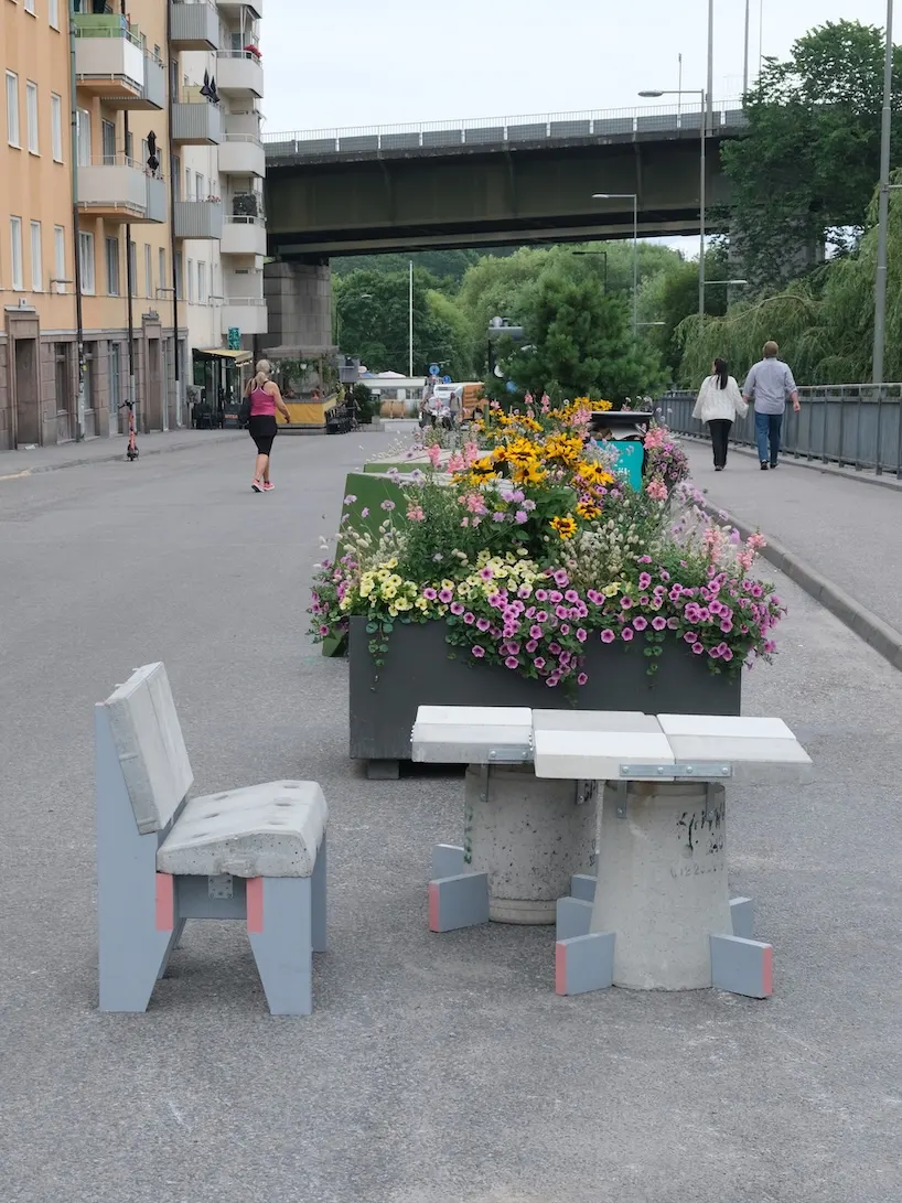 Re:Stockholm: уличная мебель из строительных отходов в Стокгольме