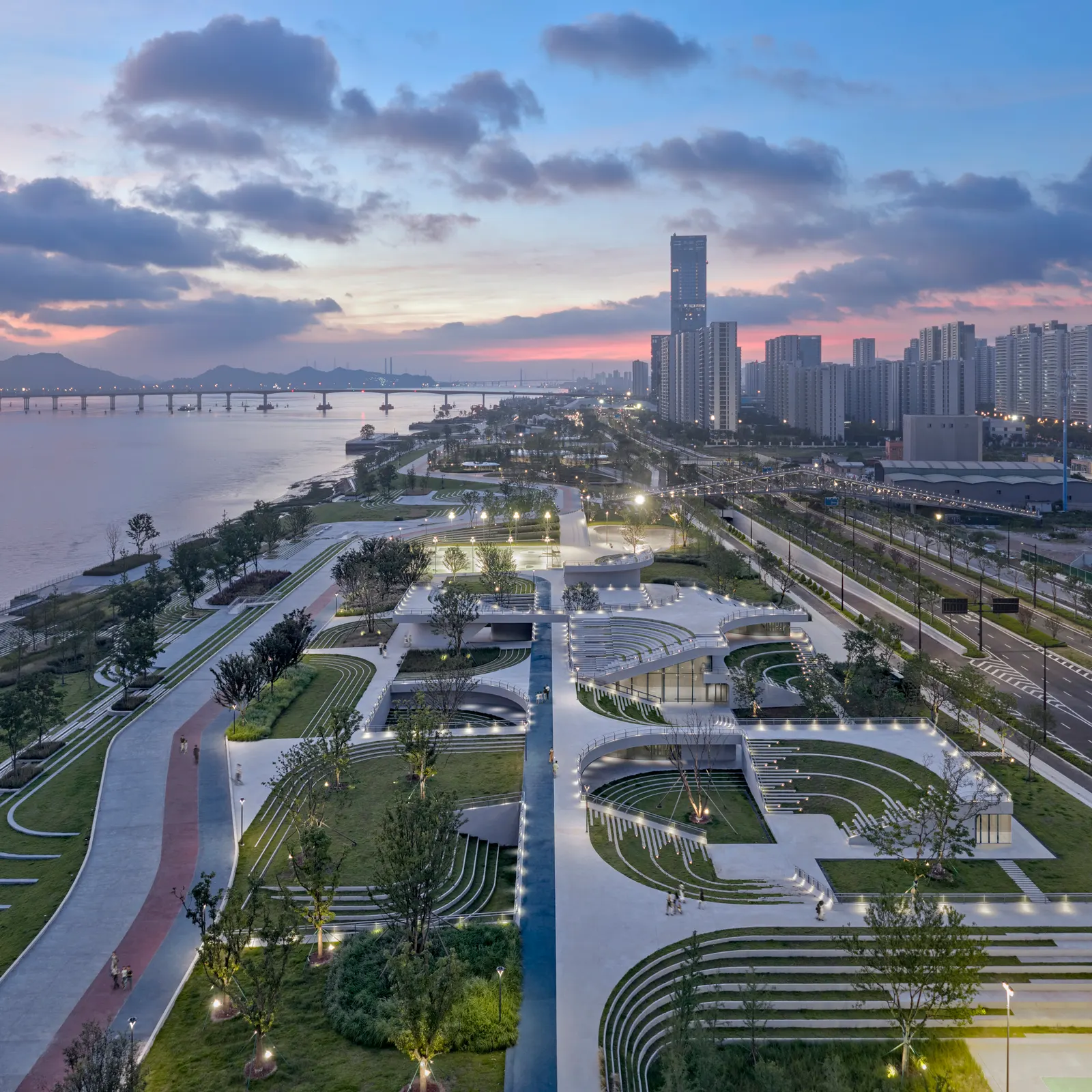 Ripples Becoming Everyday Ground / TJAD Original Design Studio