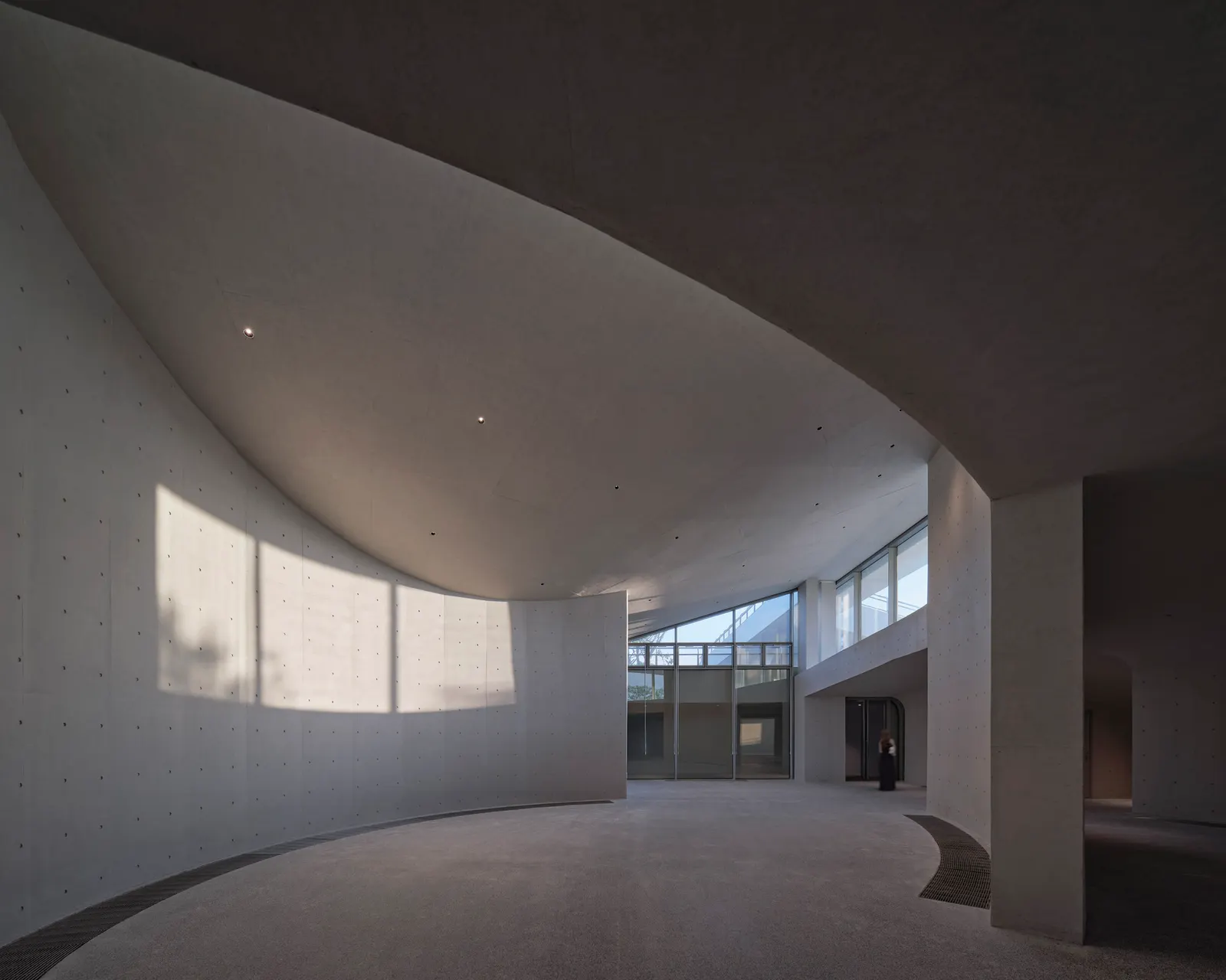 Ripples Becoming Everyday Ground / TJAD Original Design Studio