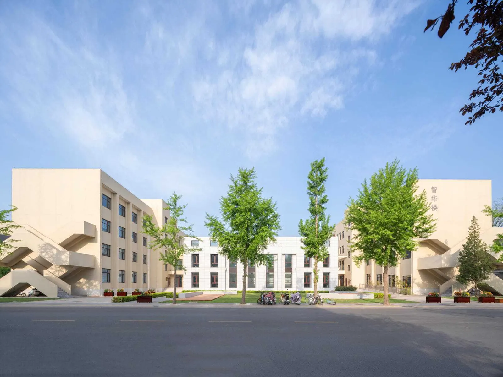 Школа математических наук Пекинского университета / FEI Architects
