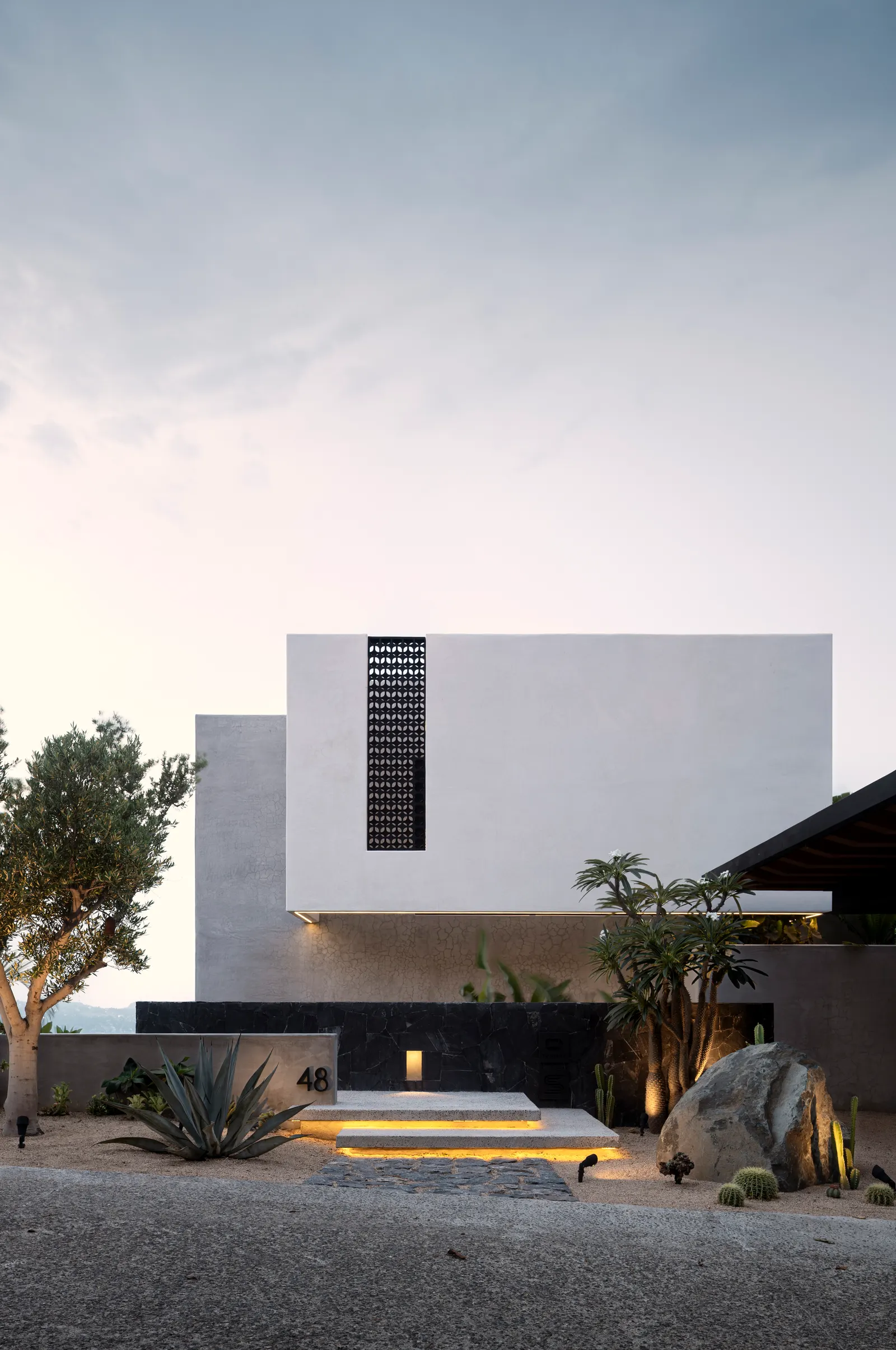 Shadows House / Seiro Arquitectos