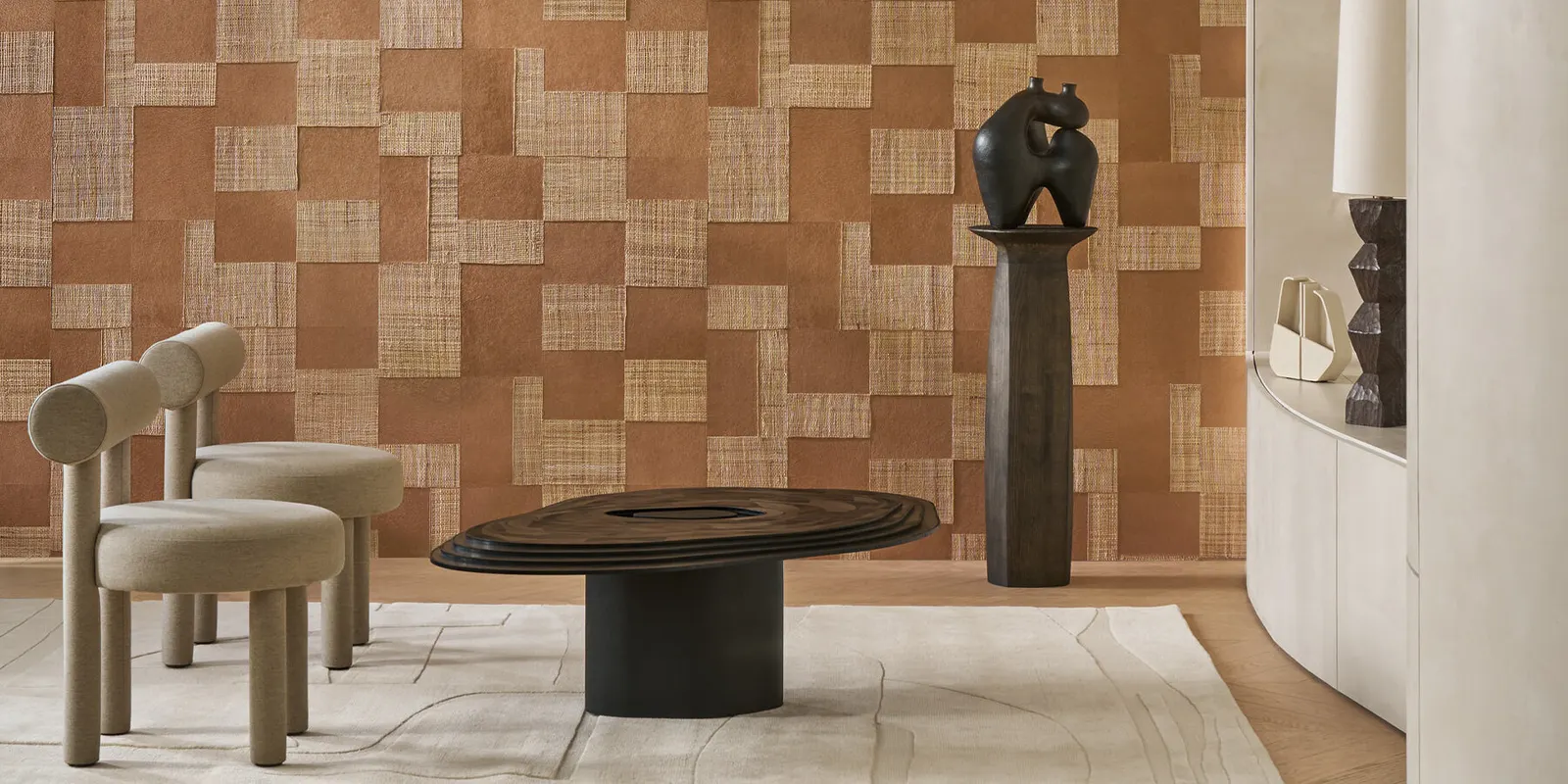 Luxury Wallpaper как архитектурный материал: Selected Wallpapers & Interiors переосмысляет роль стеновых покрытий