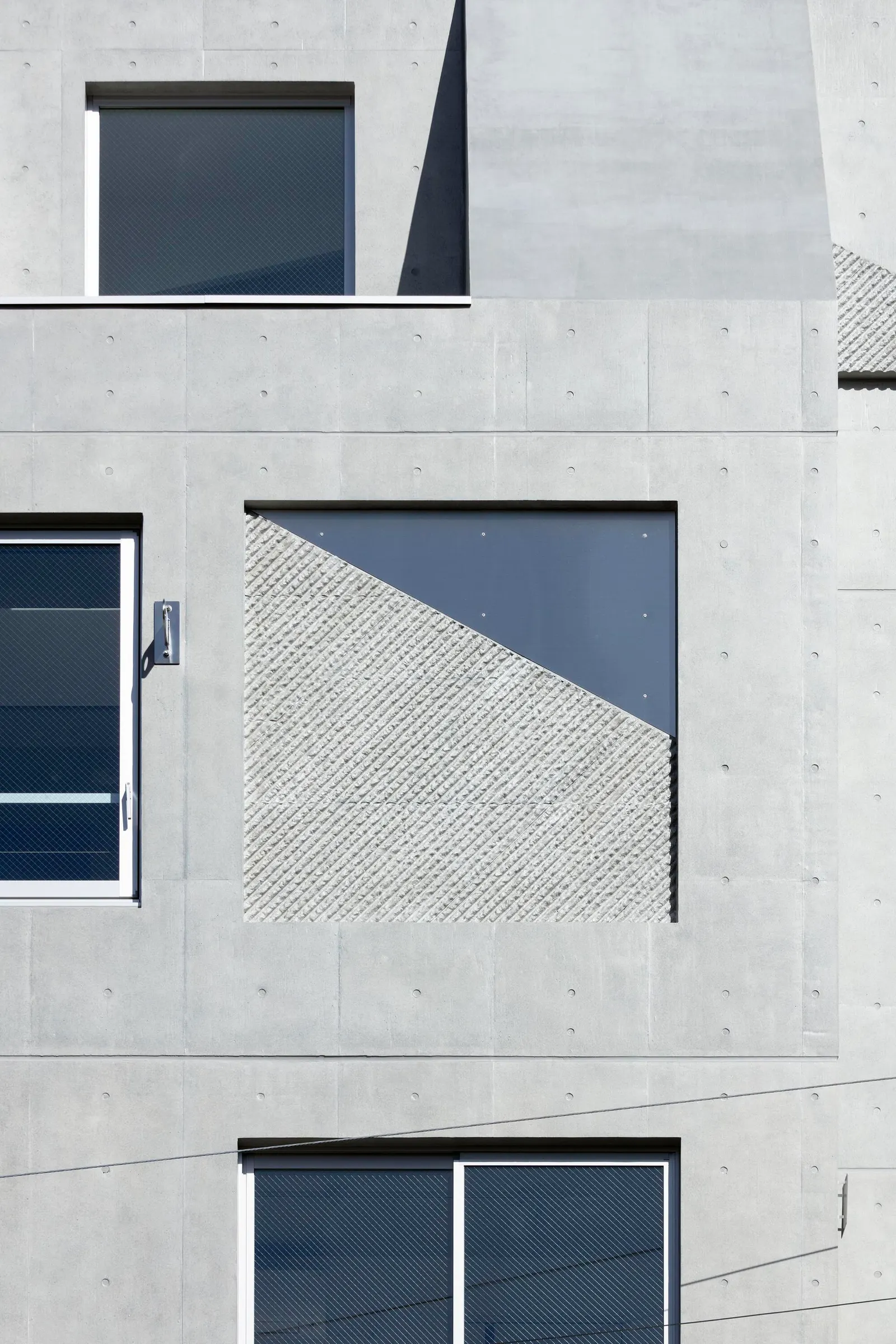 Shin Nakano Residence / Ryuichi Sasaki + Sasaki Architecture
