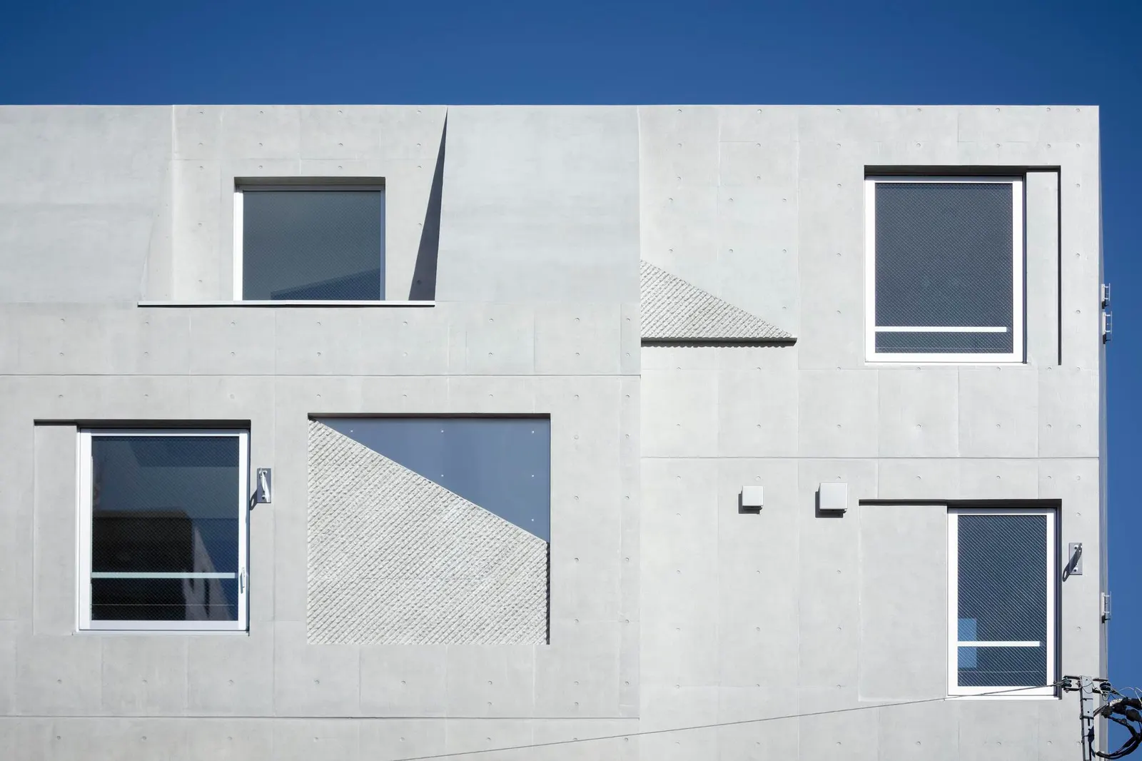 Shin Nakano Residence / Ryuichi Sasaki + Sasaki Architecture